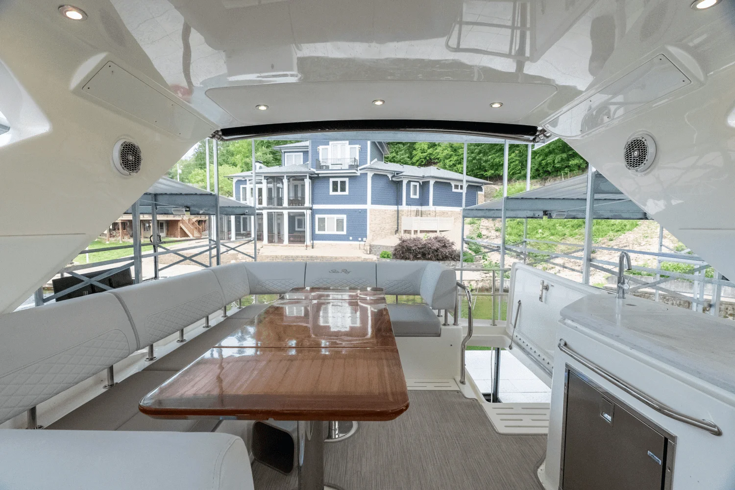 2018 Sea Ray L550 FLY Image Thumbnail #2