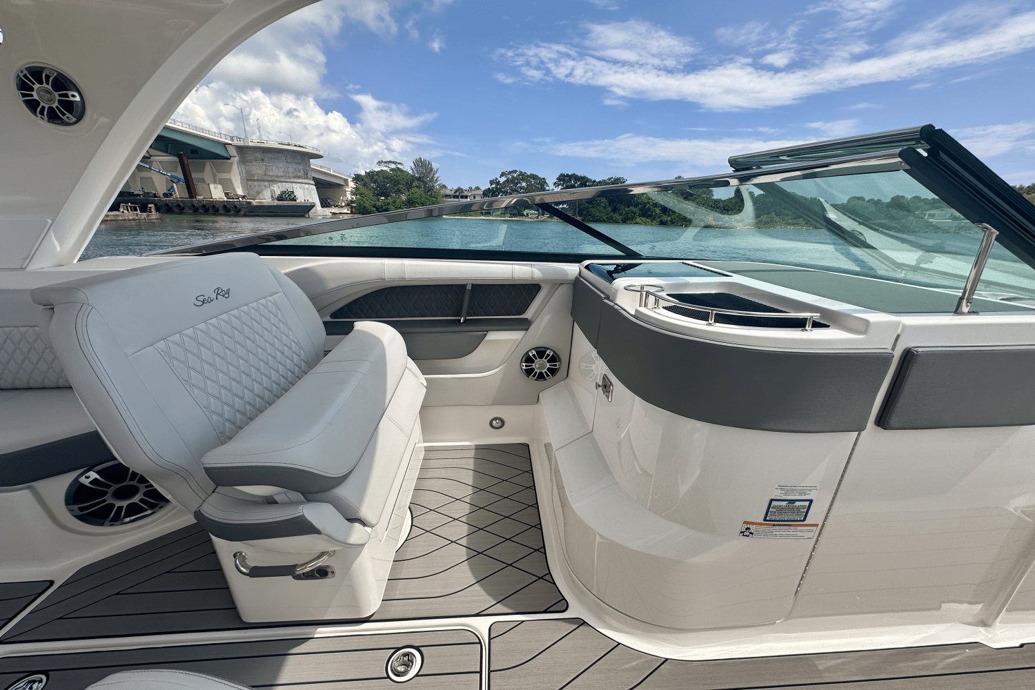 2024 Sea Ray 310 SLX OB Image Thumbnail #14