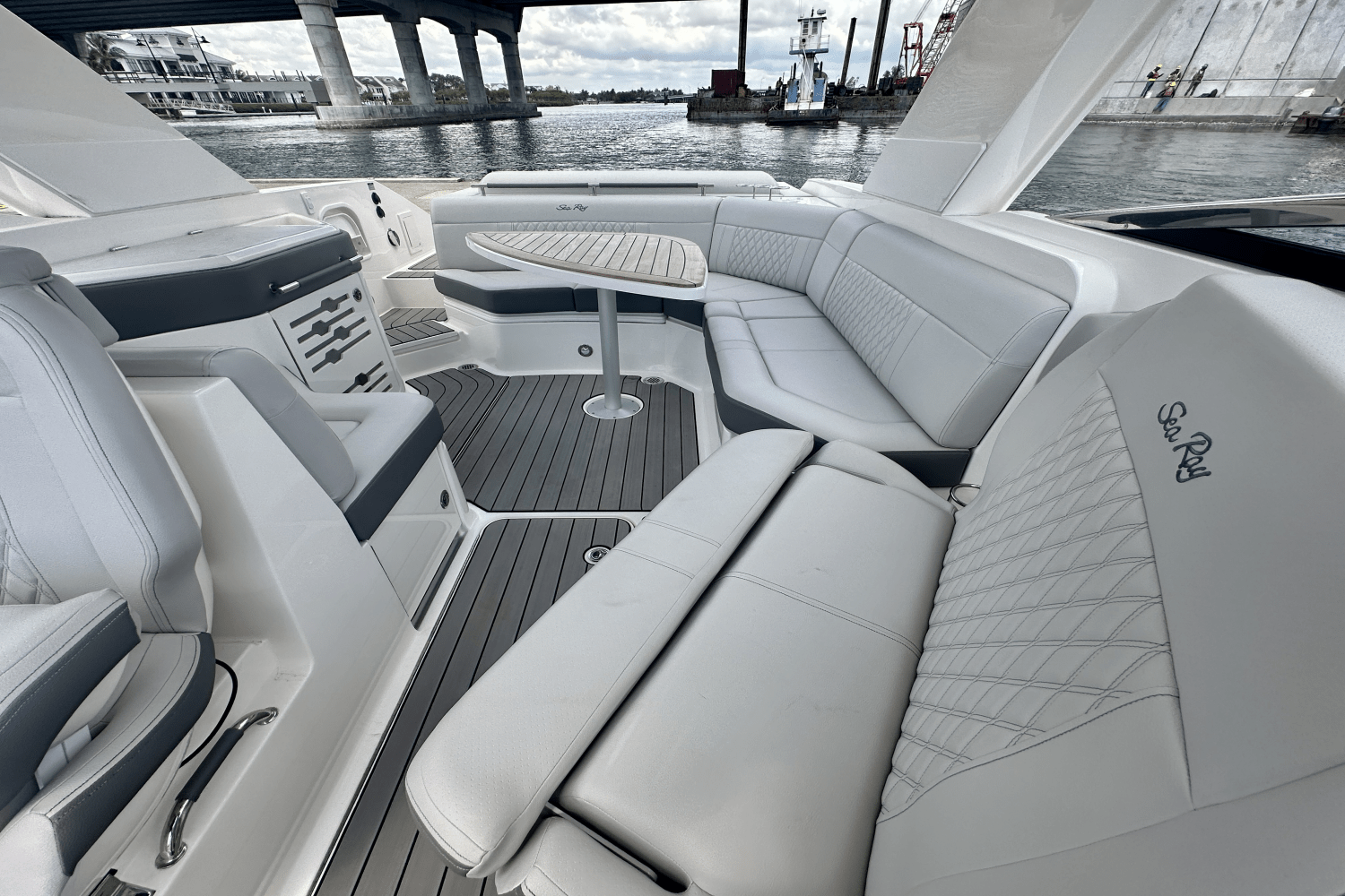 2024 Sea Ray 310 SLX OB Image Thumbnail #8