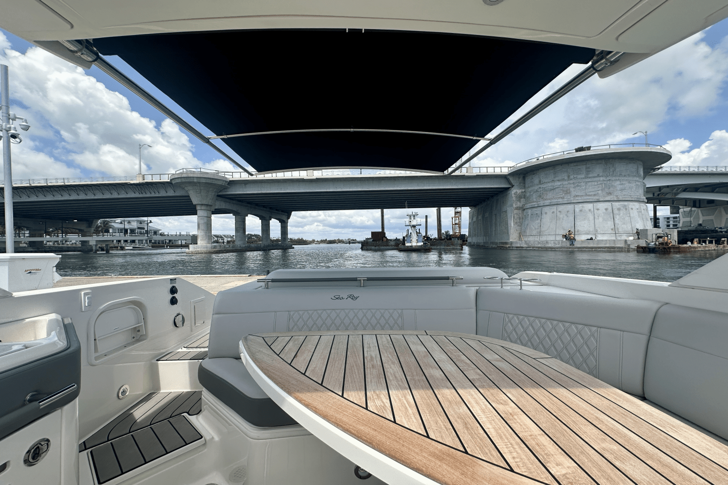 2024 Sea Ray 310 SLX OB Image Thumbnail #9