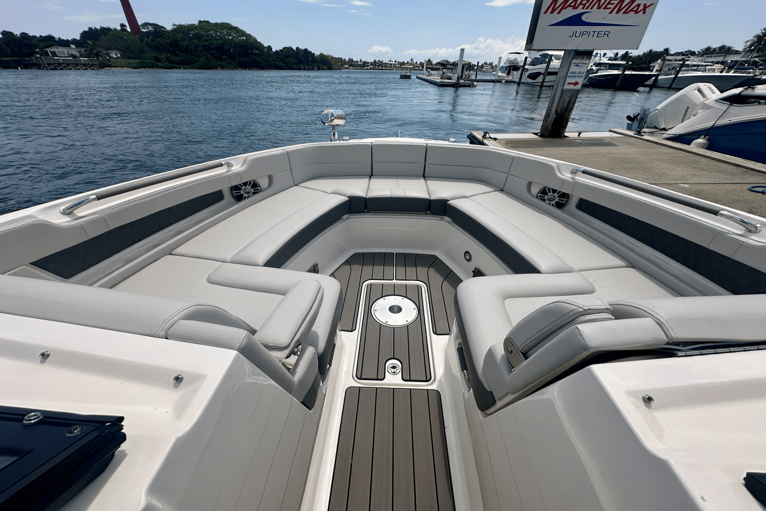 2024 Sea Ray 310 SLX OB Image Thumbnail #16