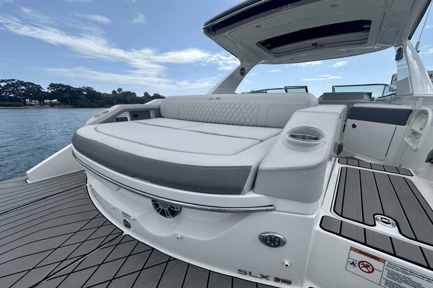 2024 Sea Ray 310 SLX OB Image Thumbnail #3