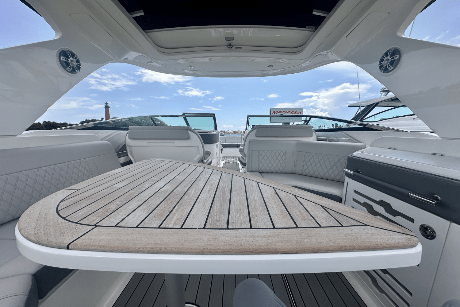 2024 Sea Ray 310 SLX OB Image Thumbnail #5