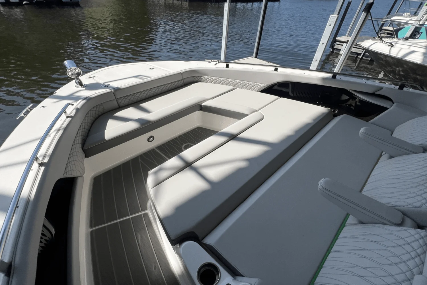 2024 Sea Ray 370 DA Image Thumbnail #19