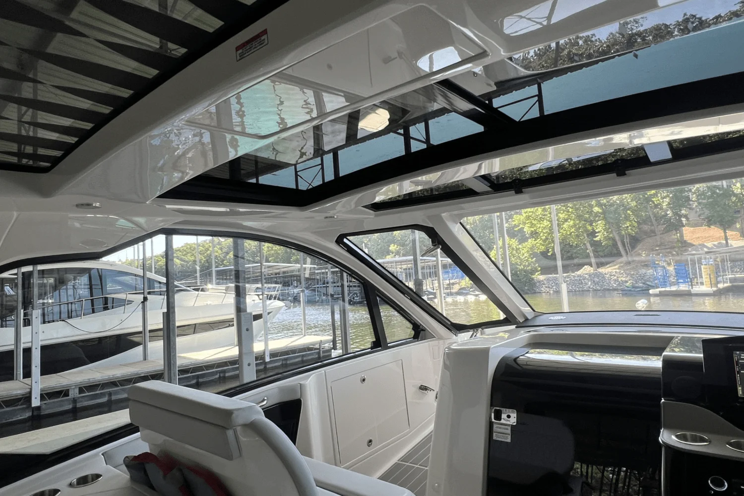 2024 Sea Ray 370 DA Image Thumbnail #16