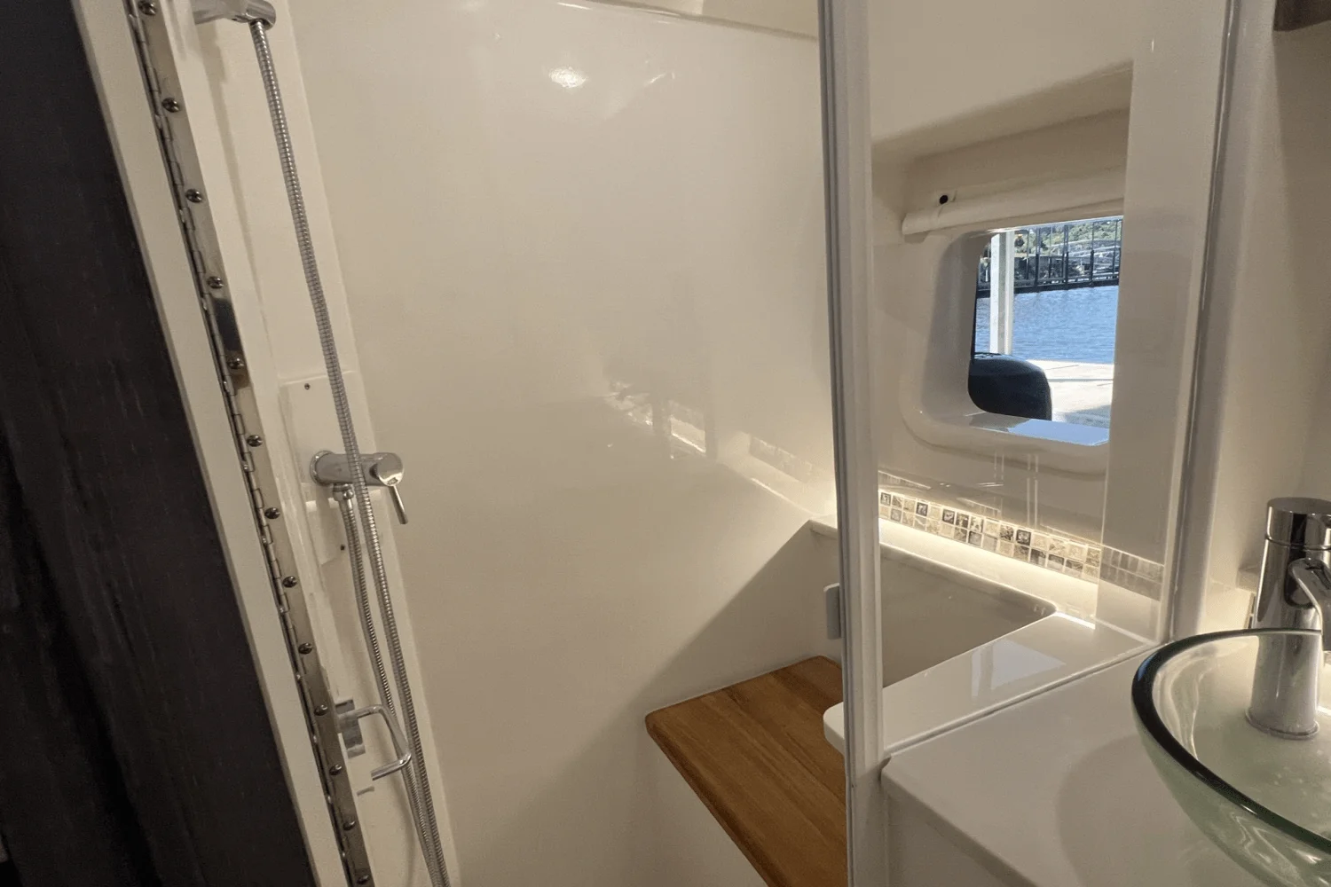 2024 Sea Ray 370 DA Image Thumbnail #25