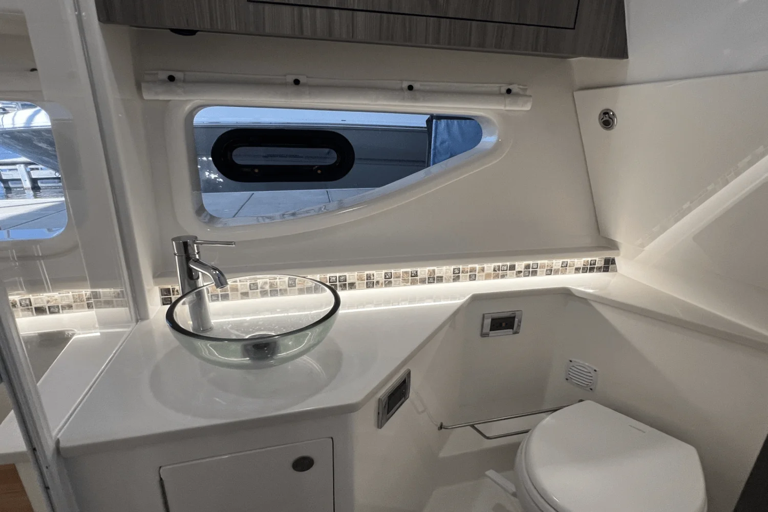 2024 Sea Ray 370 DA Image Thumbnail #26