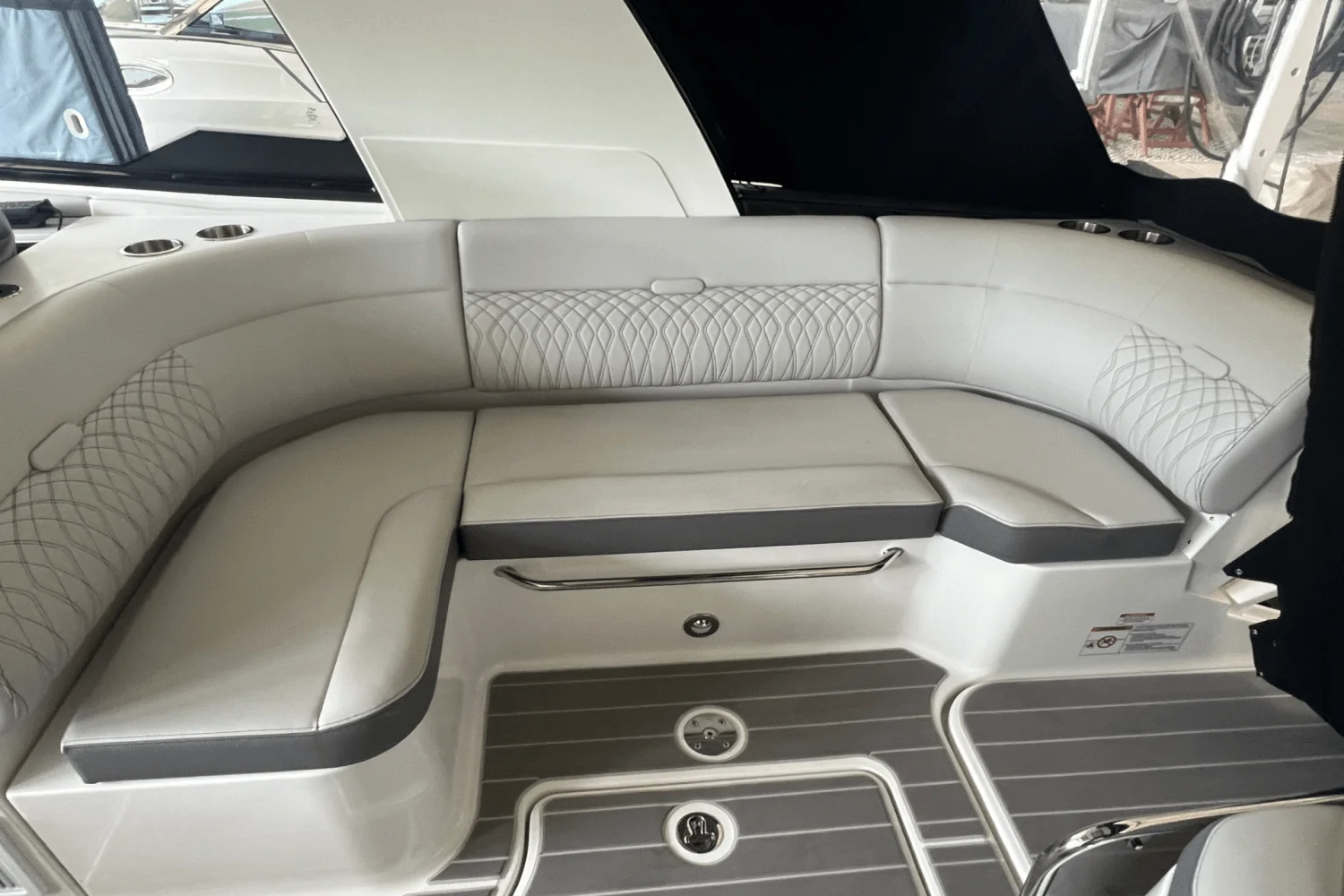 2024 Sea Ray 370 DA Image Thumbnail #10