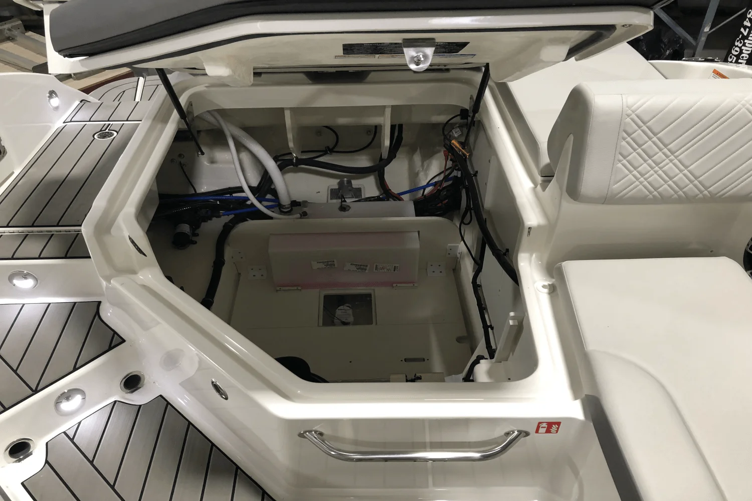 2025 Sea Ray SDX 270 Outboard Image Thumbnail #46