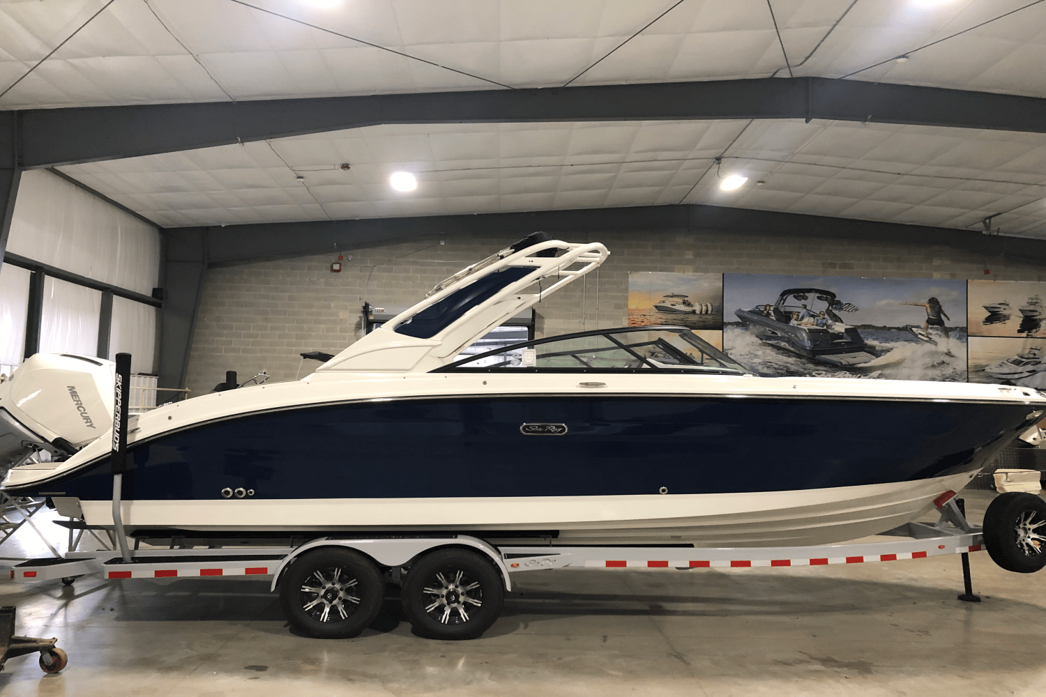 2025 Sea Ray SDX 270 Outboard Image Thumbnail #4