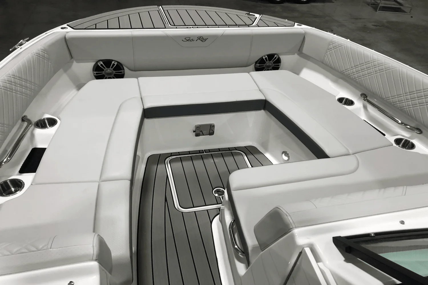 2025 Sea Ray SDX 270 Outboard Image Thumbnail #34