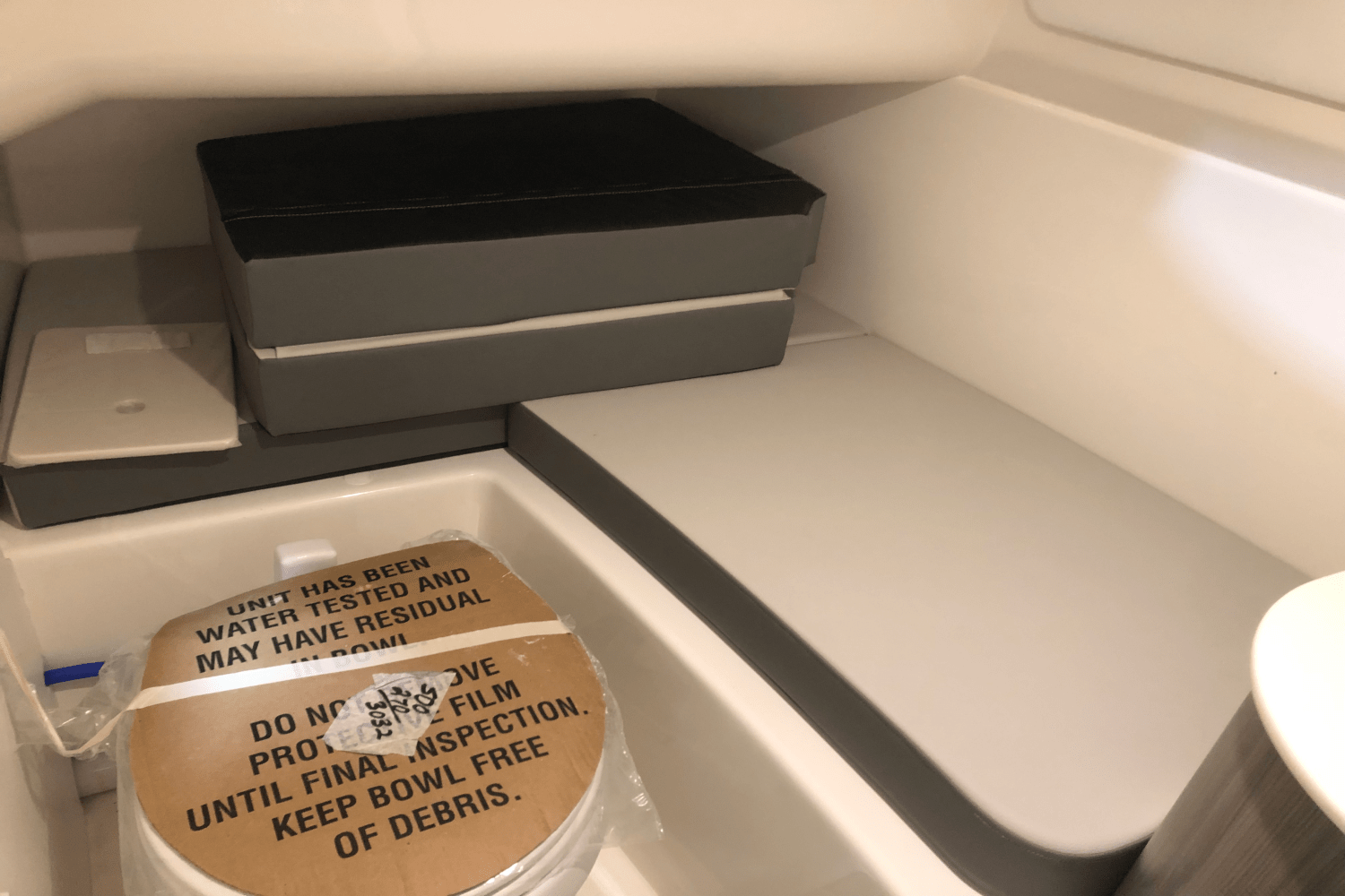 2025 Sea Ray SDX 270 Outboard Image Thumbnail #30