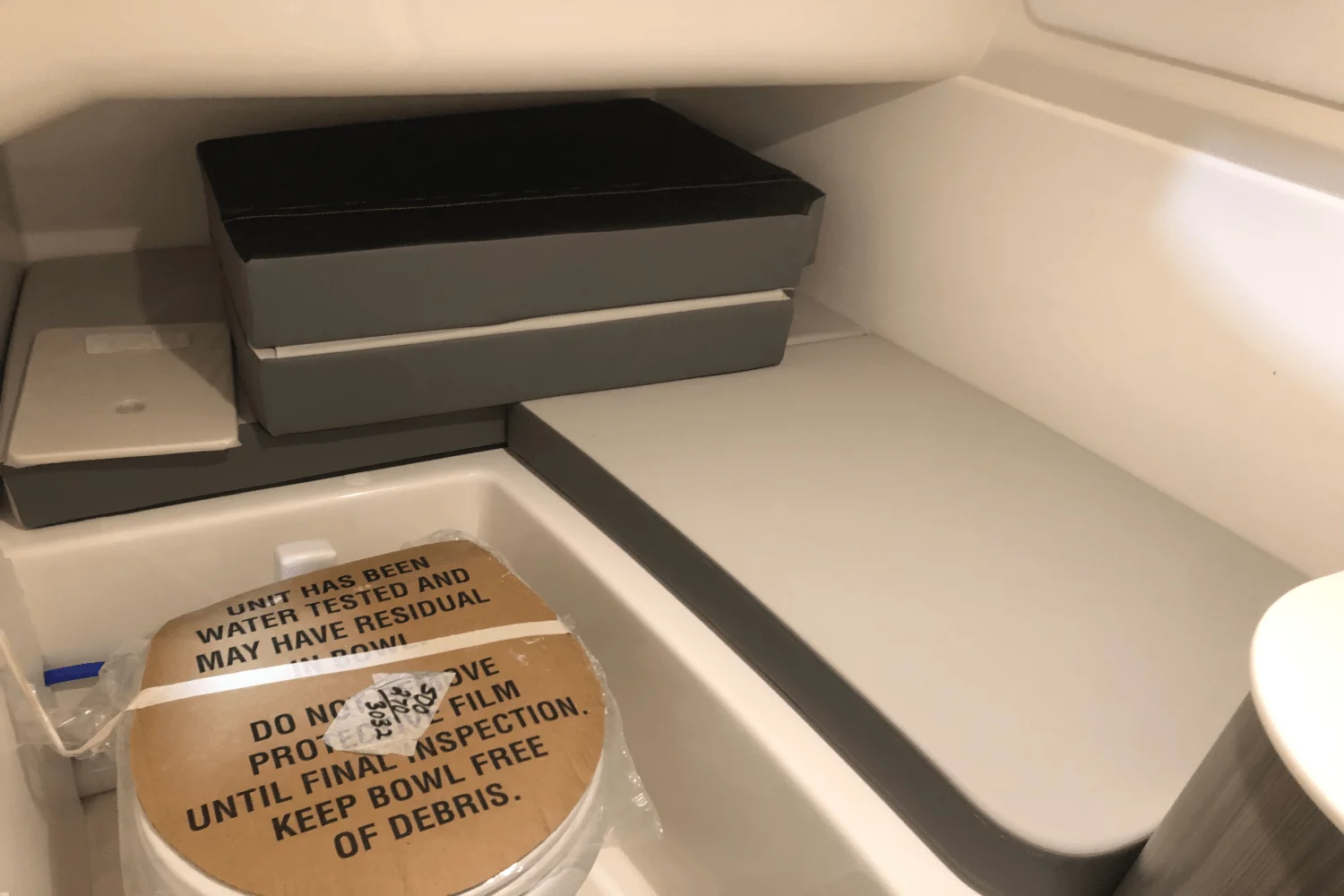 2025 Sea Ray SDX 270 Outboard Image Thumbnail #30