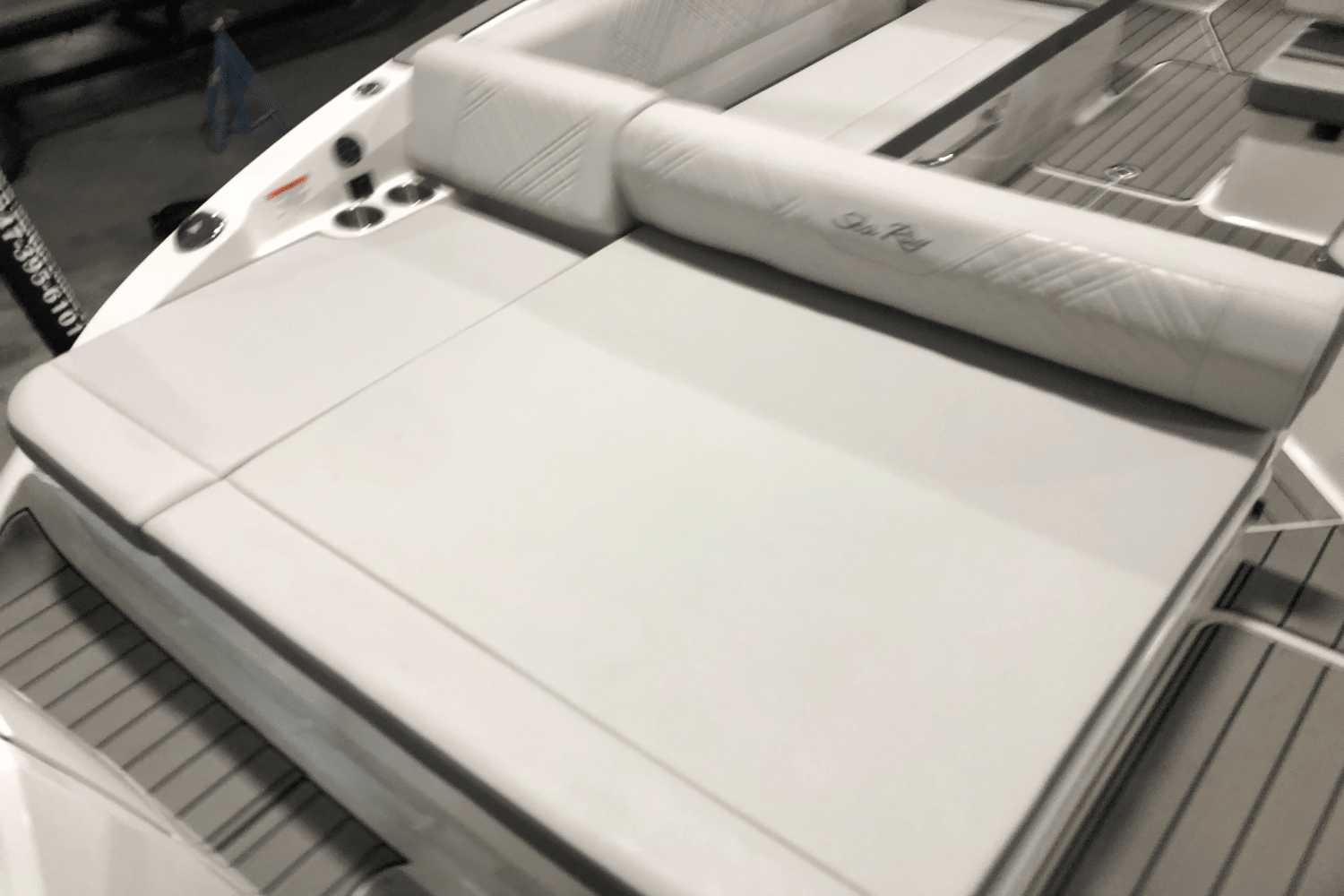 2025 Sea Ray SDX 270 Outboard Image Thumbnail #12