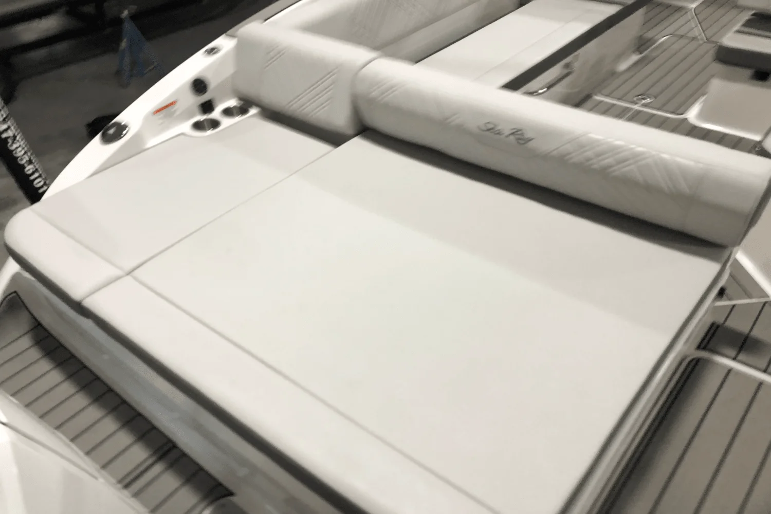 2025 Sea Ray SDX 270 Outboard Image Thumbnail #12