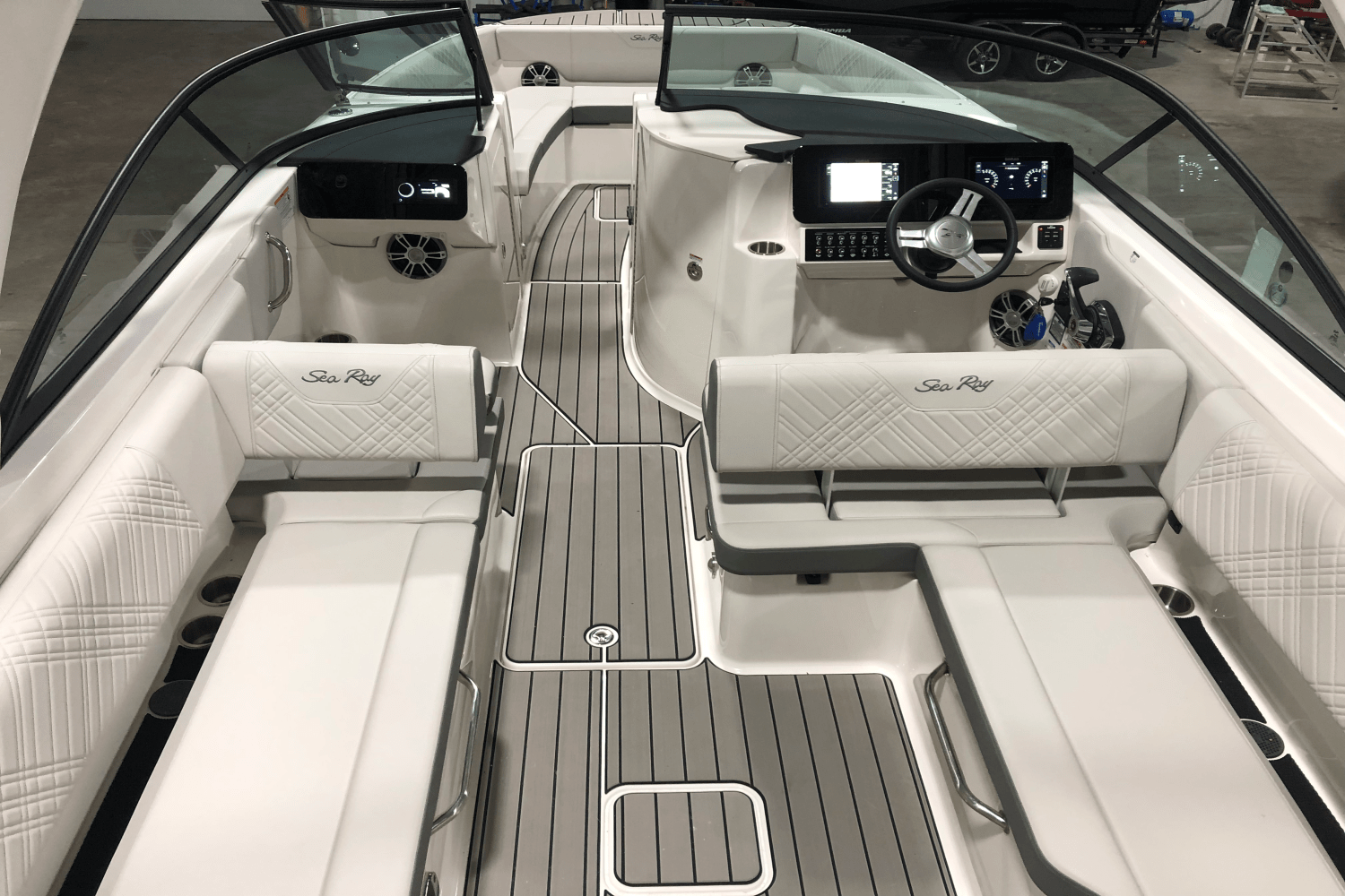 2025 Sea Ray SDX 270 Outboard Image Thumbnail #17