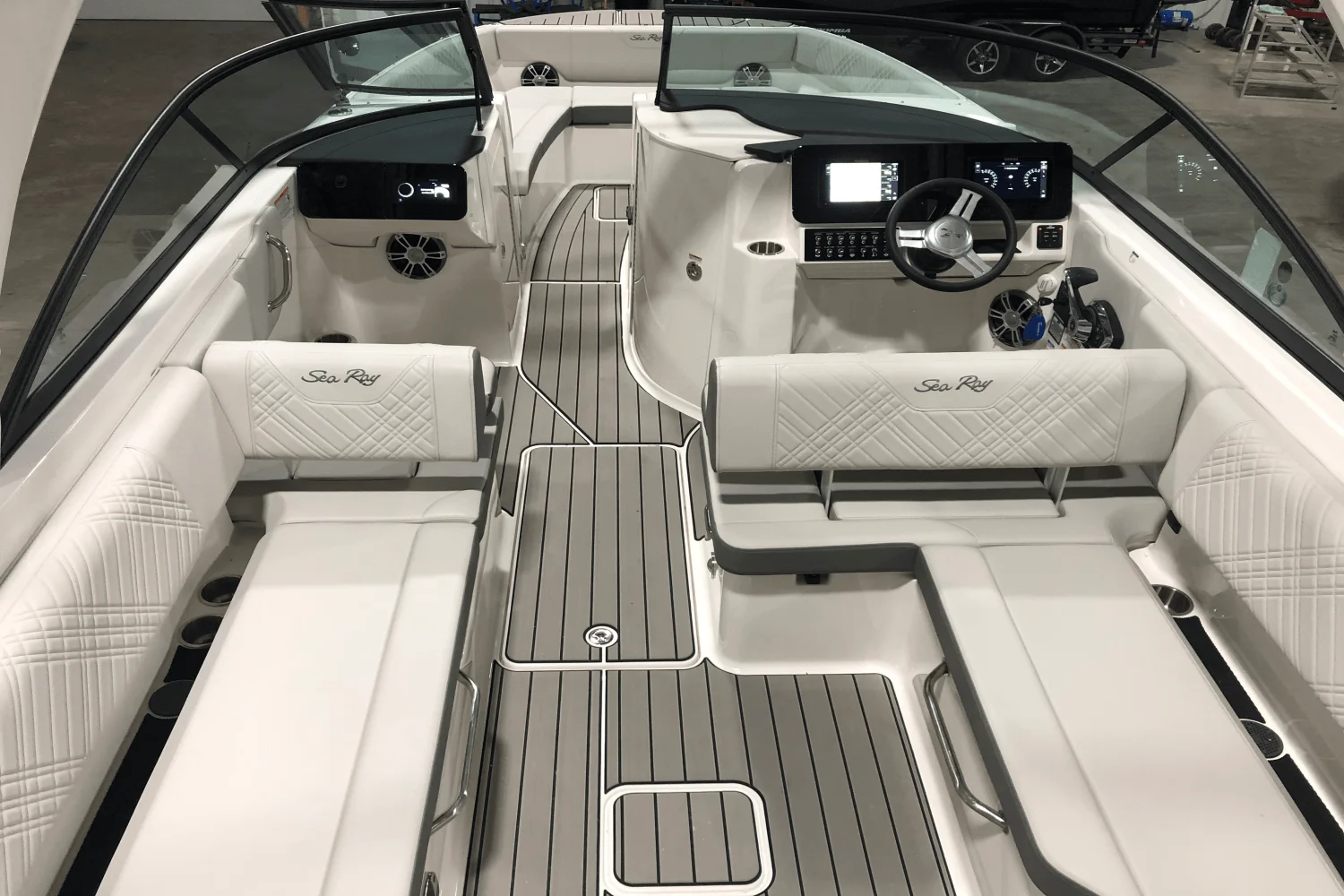 2025 Sea Ray SDX 270 Outboard Image Thumbnail #17