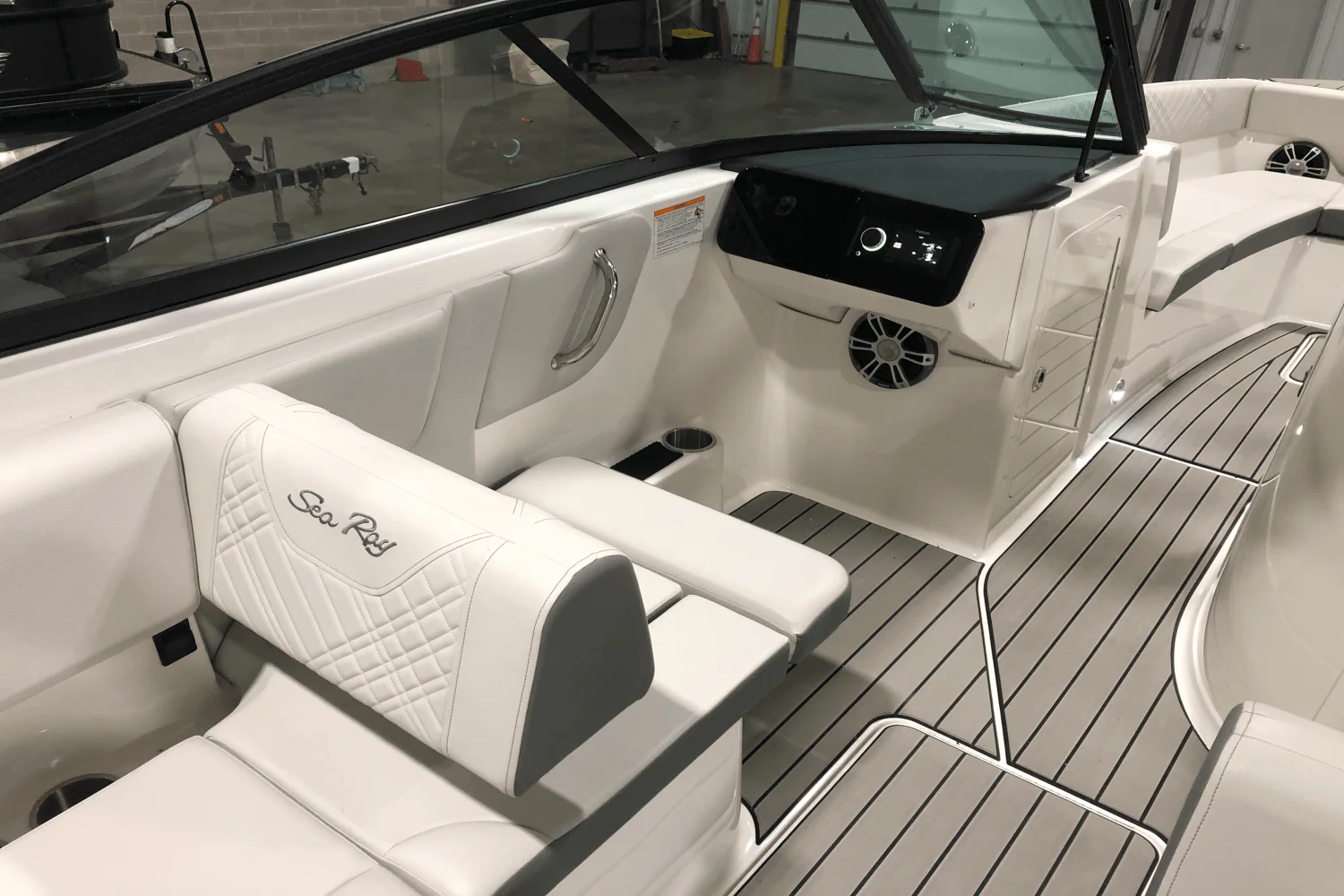 2025 Sea Ray SDX 270 Outboard Image Thumbnail #22