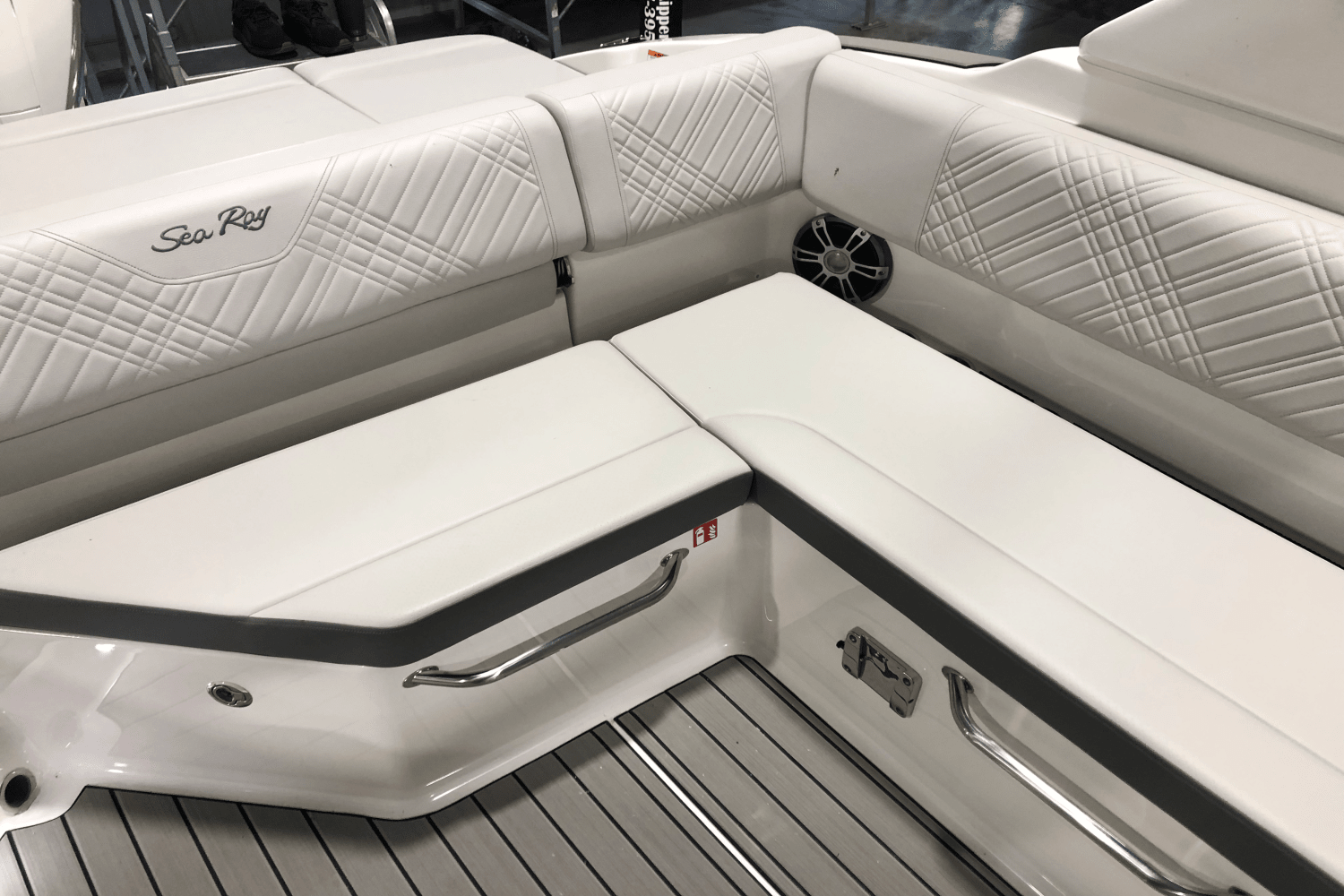 2025 Sea Ray SDX 270 Outboard Image Thumbnail #24