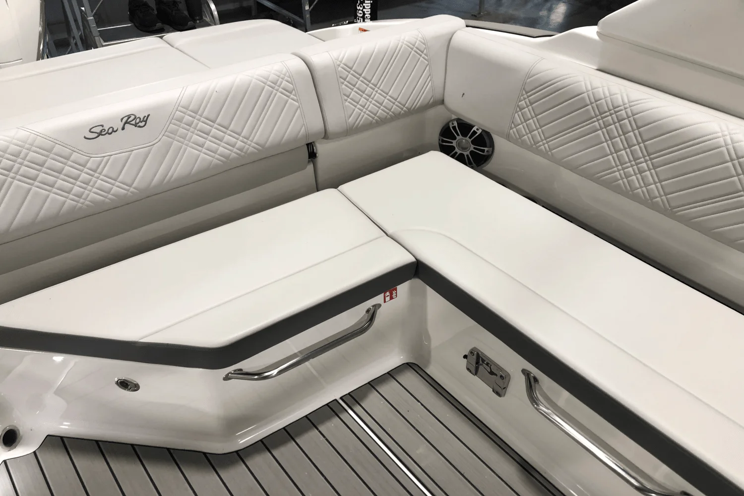 2025 Sea Ray SDX 270 Outboard Image Thumbnail #24