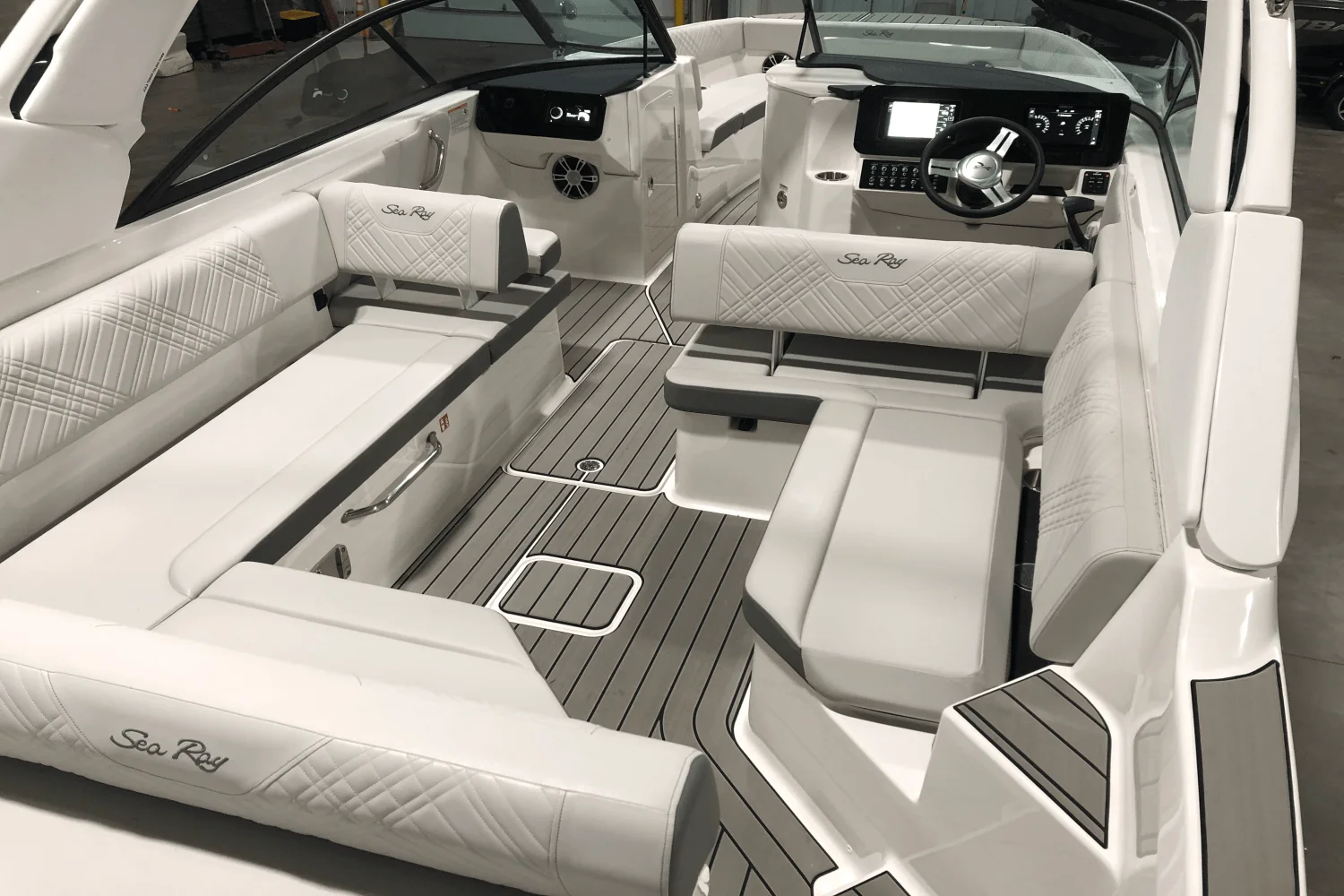 2025 Sea Ray SDX 270 Outboard Image Thumbnail #16