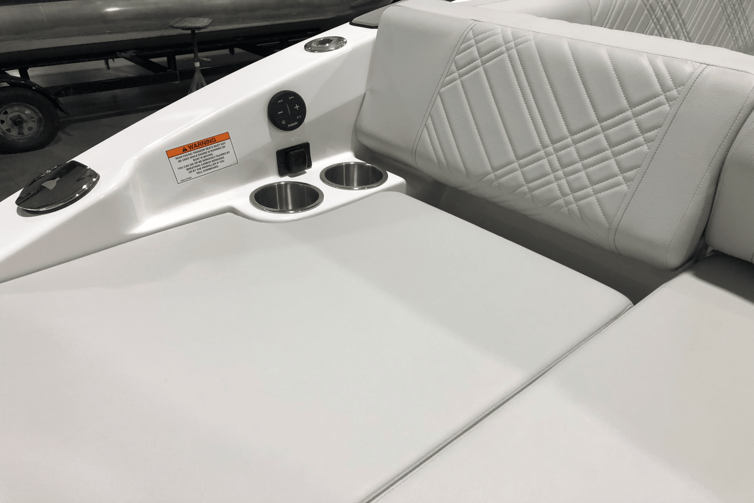 2025 Sea Ray SDX 270 Outboard Image Thumbnail #13