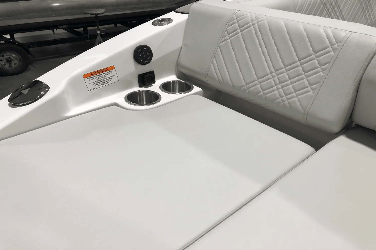 2025 Sea Ray SDX 270 Outboard Image Thumbnail #13