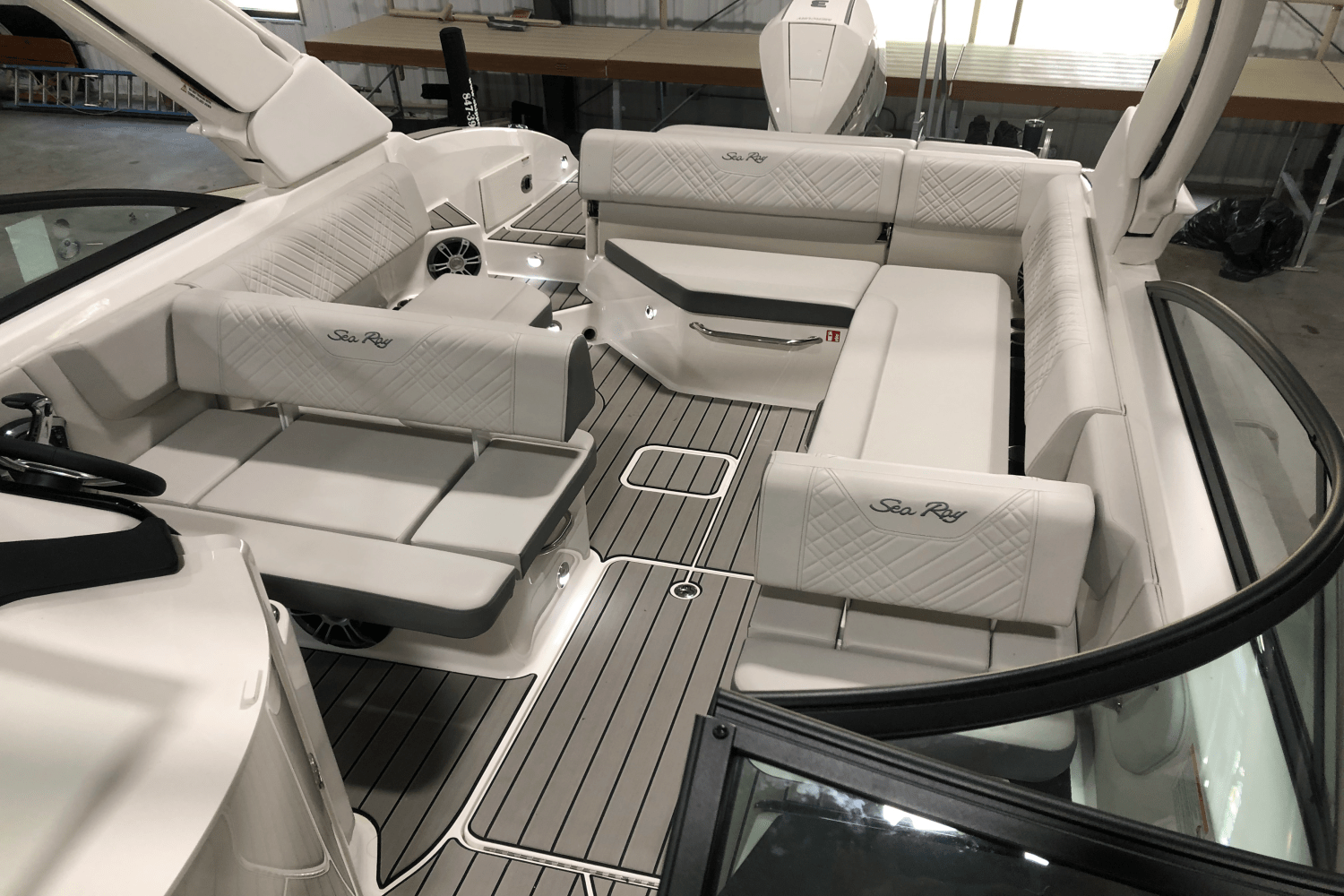 2025 Sea Ray SDX 270 Outboard Image Thumbnail #39