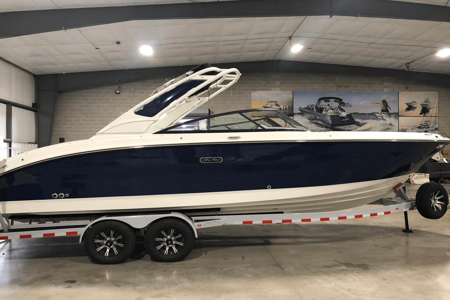 2025 Sea Ray SDX 270 Outboard Image Thumbnail #3