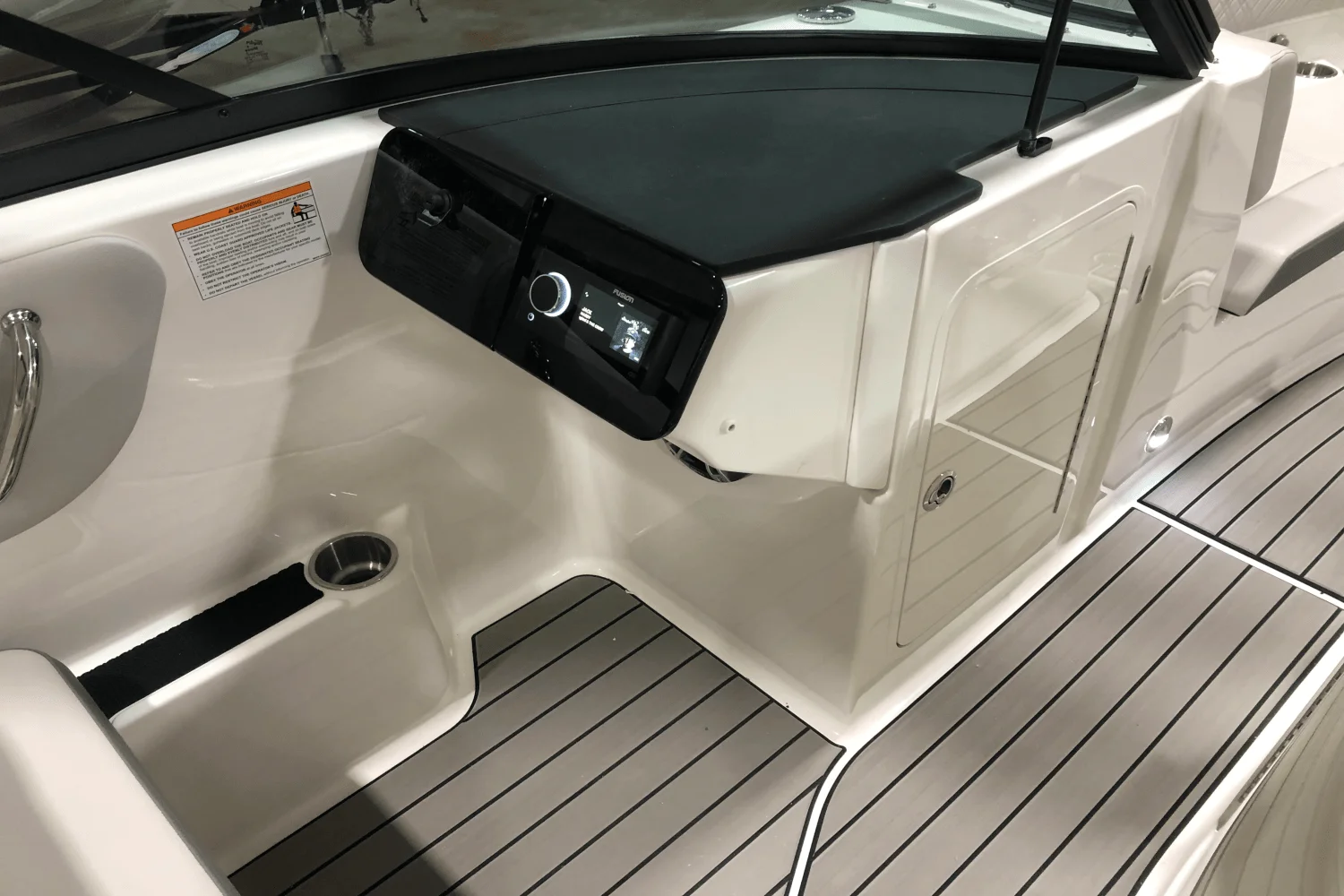 2025 Sea Ray SDX 270 Outboard Image Thumbnail #32