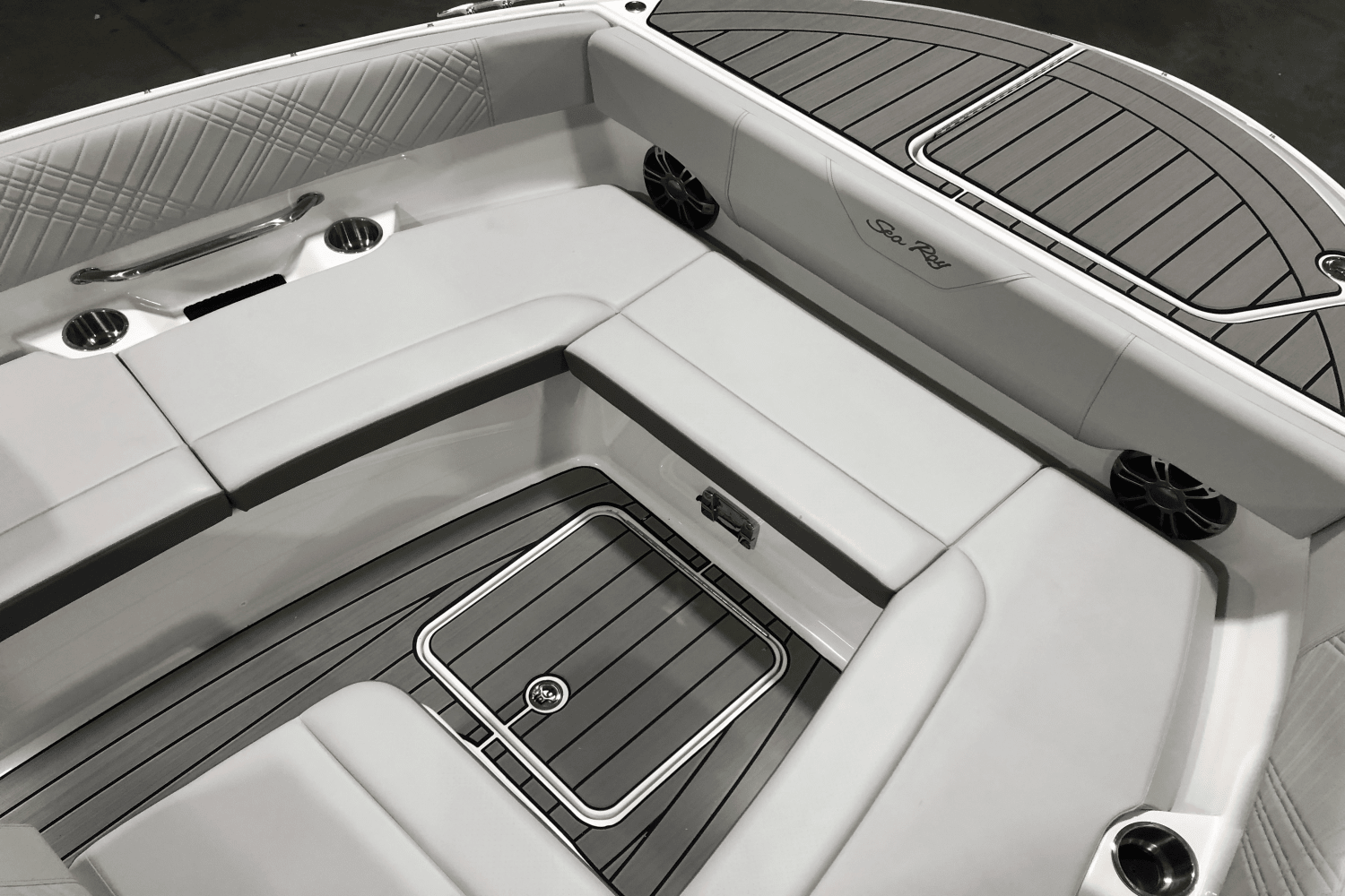 2025 Sea Ray SDX 270 Outboard Image Thumbnail #36