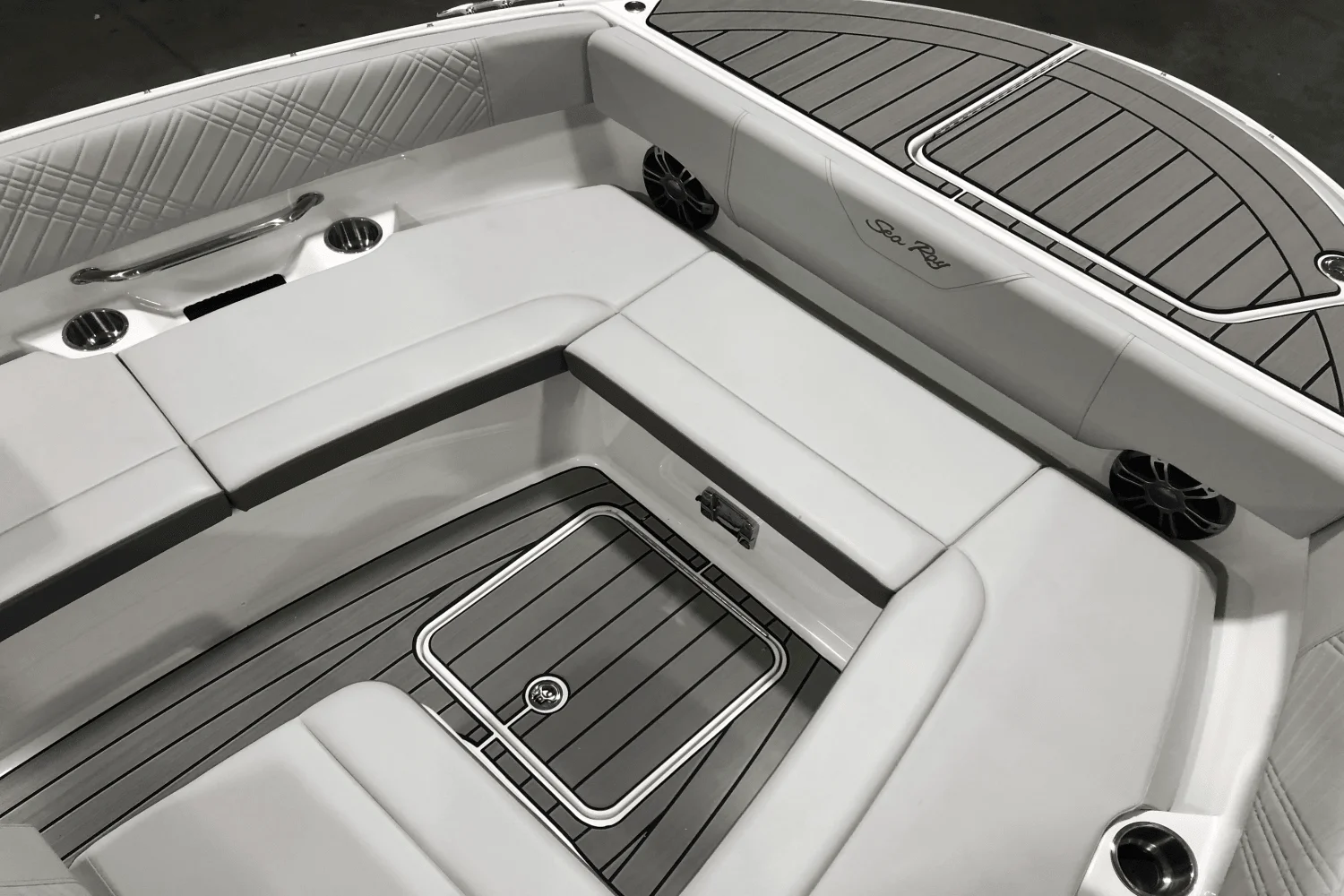 2025 Sea Ray SDX 270 Outboard Image Thumbnail #36