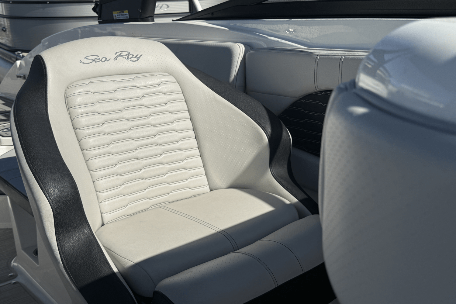 2023 Sea Ray SPX 230 Outboard Image Thumbnail #28