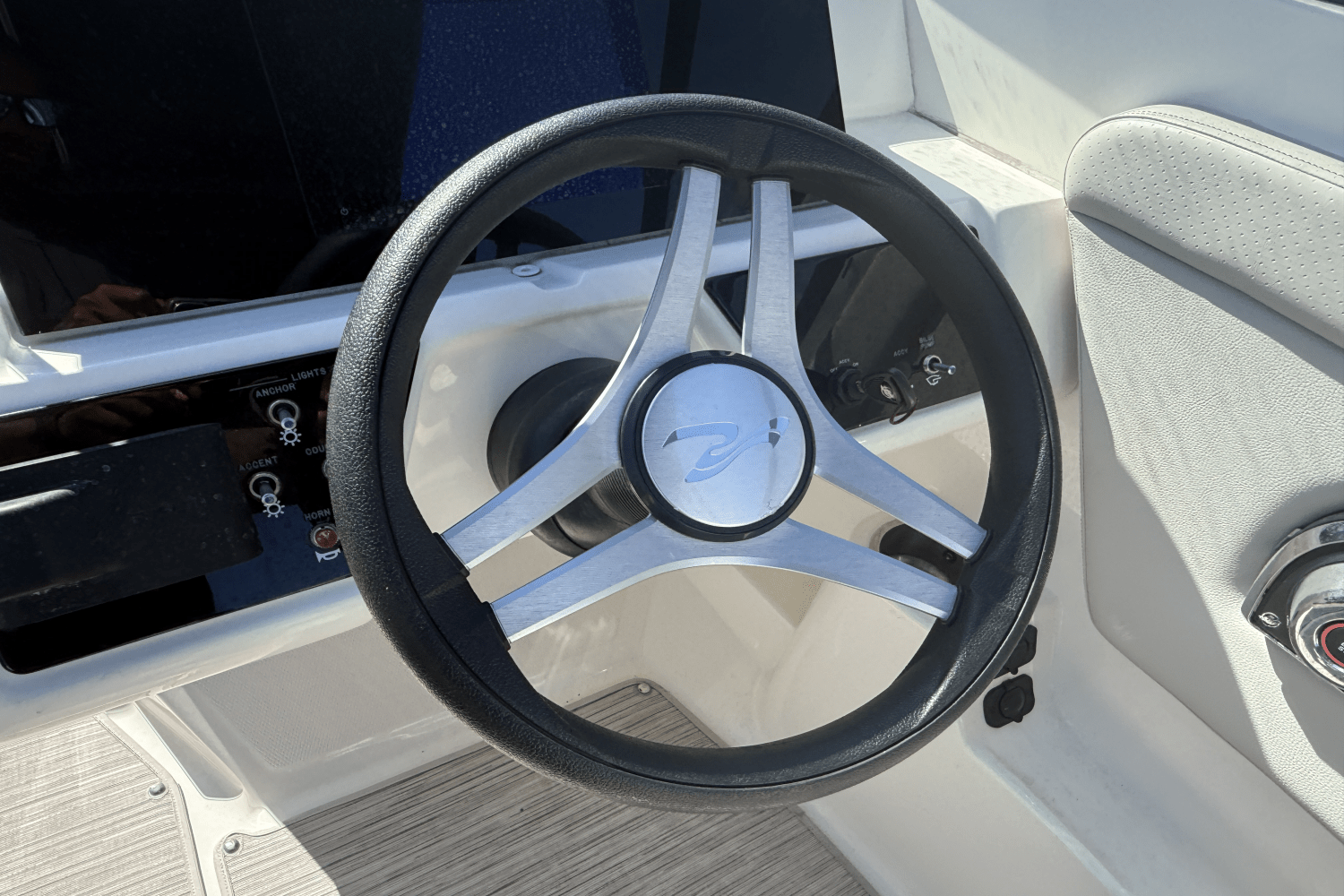 2023 Sea Ray SPX 230 Outboard Image Thumbnail #29