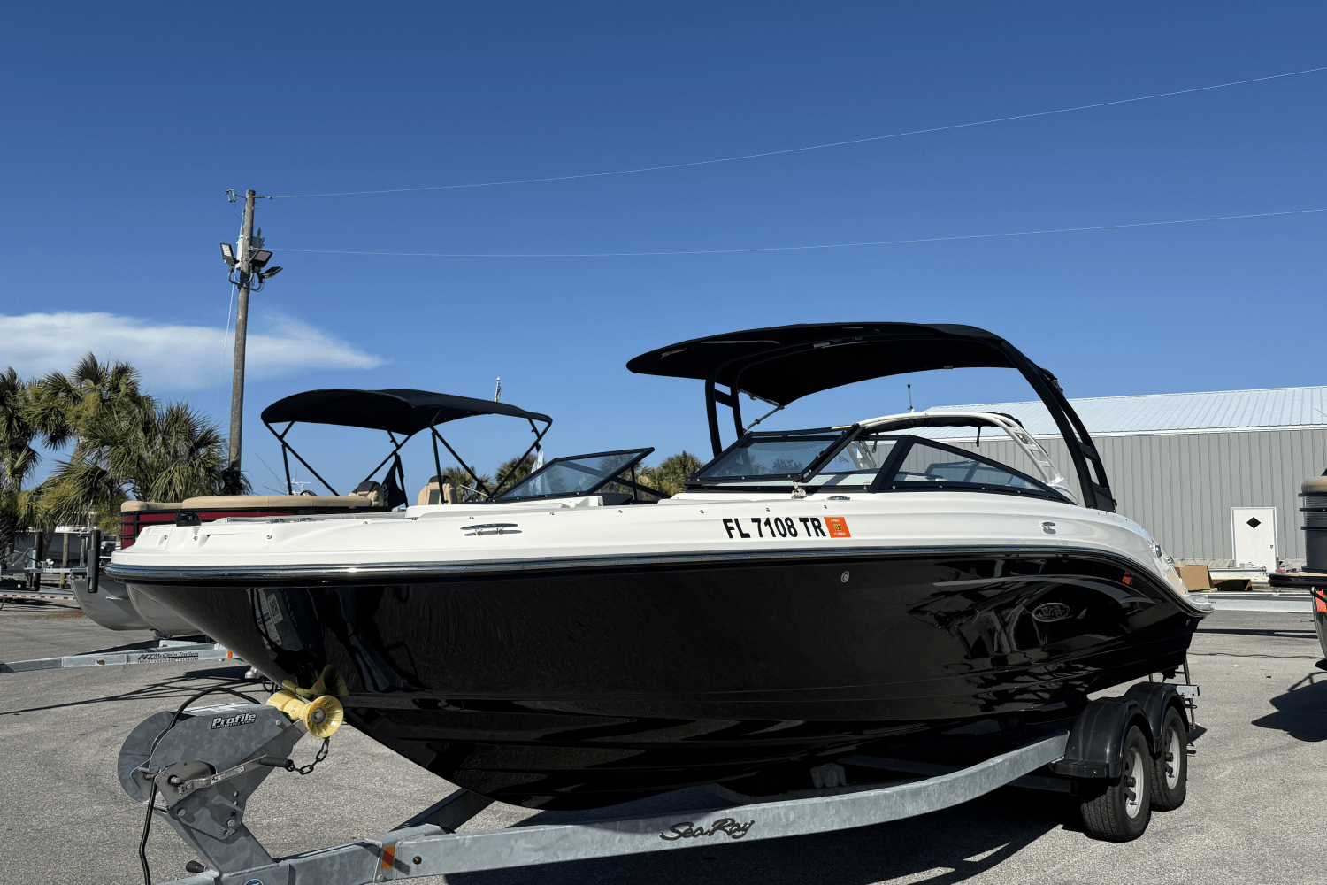 2023 Sea Ray SPX 230 Outboard Image Thumbnail #4