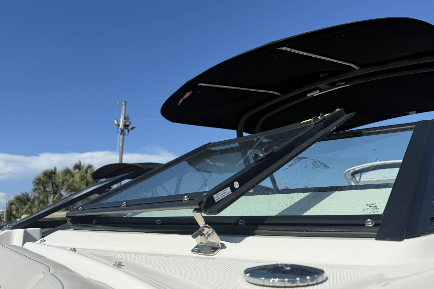 2023 Sea Ray SPX 230 Outboard Image Thumbnail #5