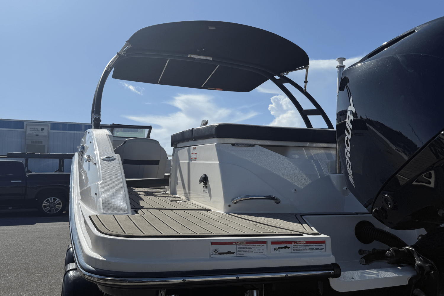 2023 Sea Ray SPX 230 Outboard Image Thumbnail #10