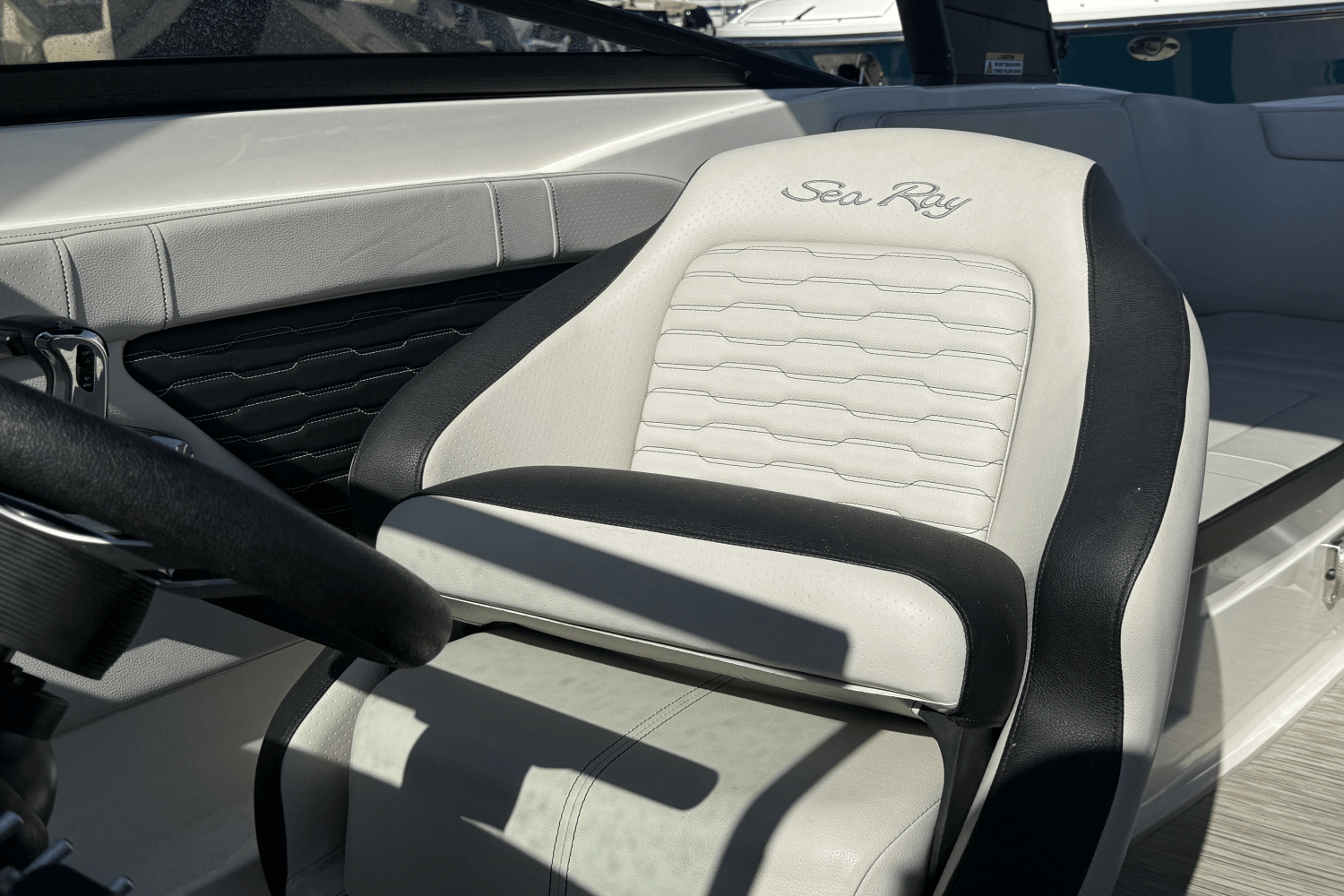 2023 Sea Ray SPX 230 Outboard Image Thumbnail #27