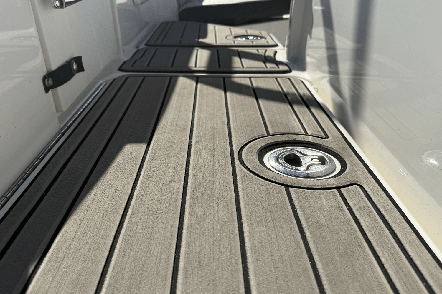 2023 Sea Ray SPX 230 Outboard Image Thumbnail #14