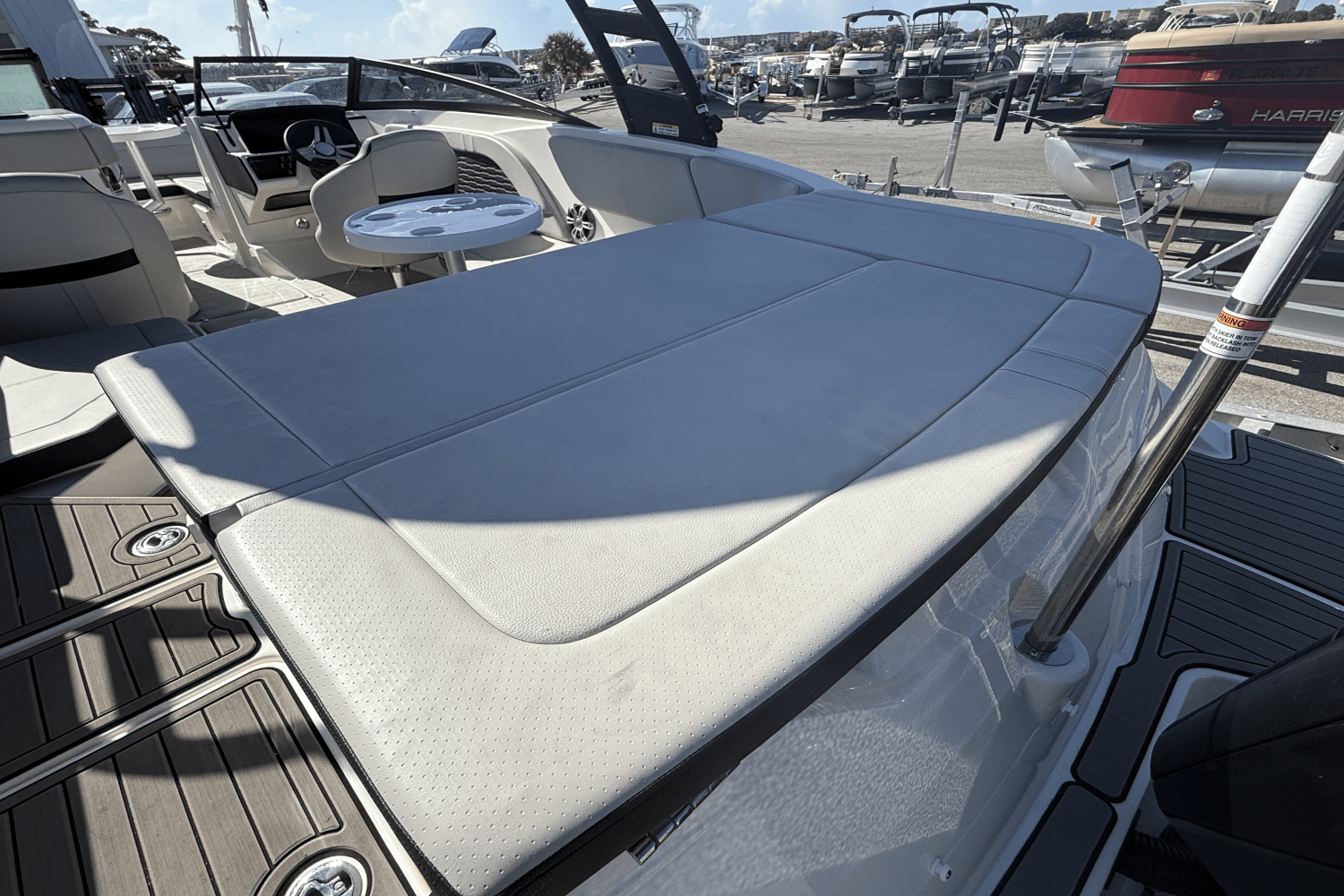2023 Sea Ray SPX 230 Outboard Image Thumbnail #15