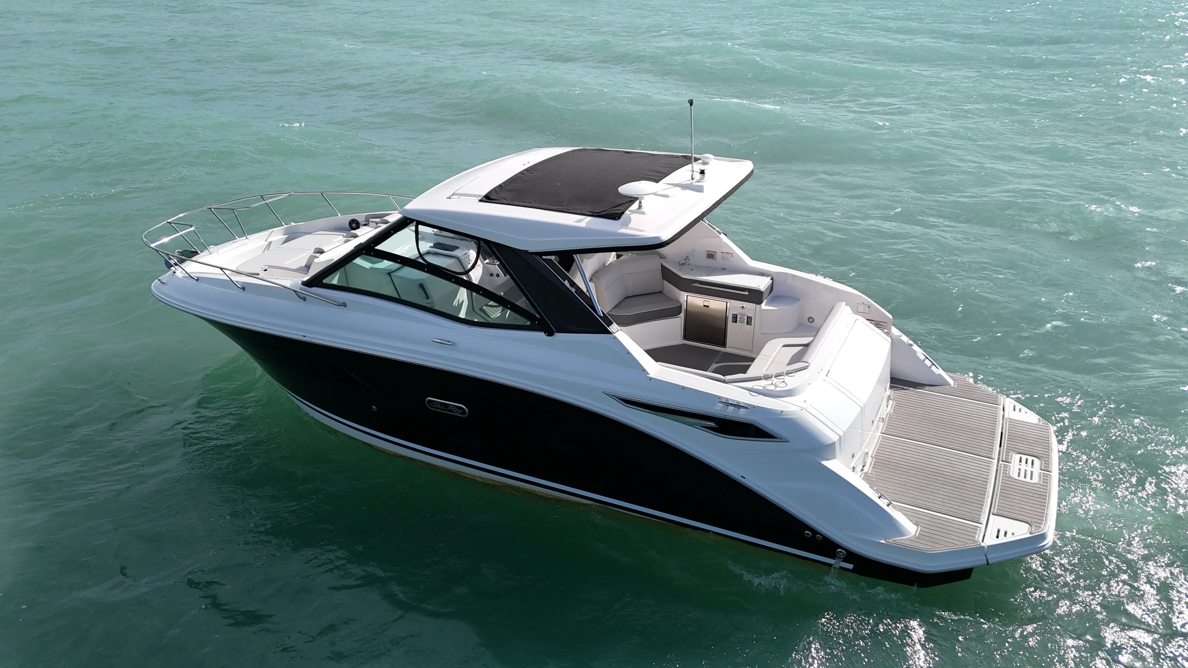 2025 Sea Ray Sundancer 320 Image Thumbnail #14