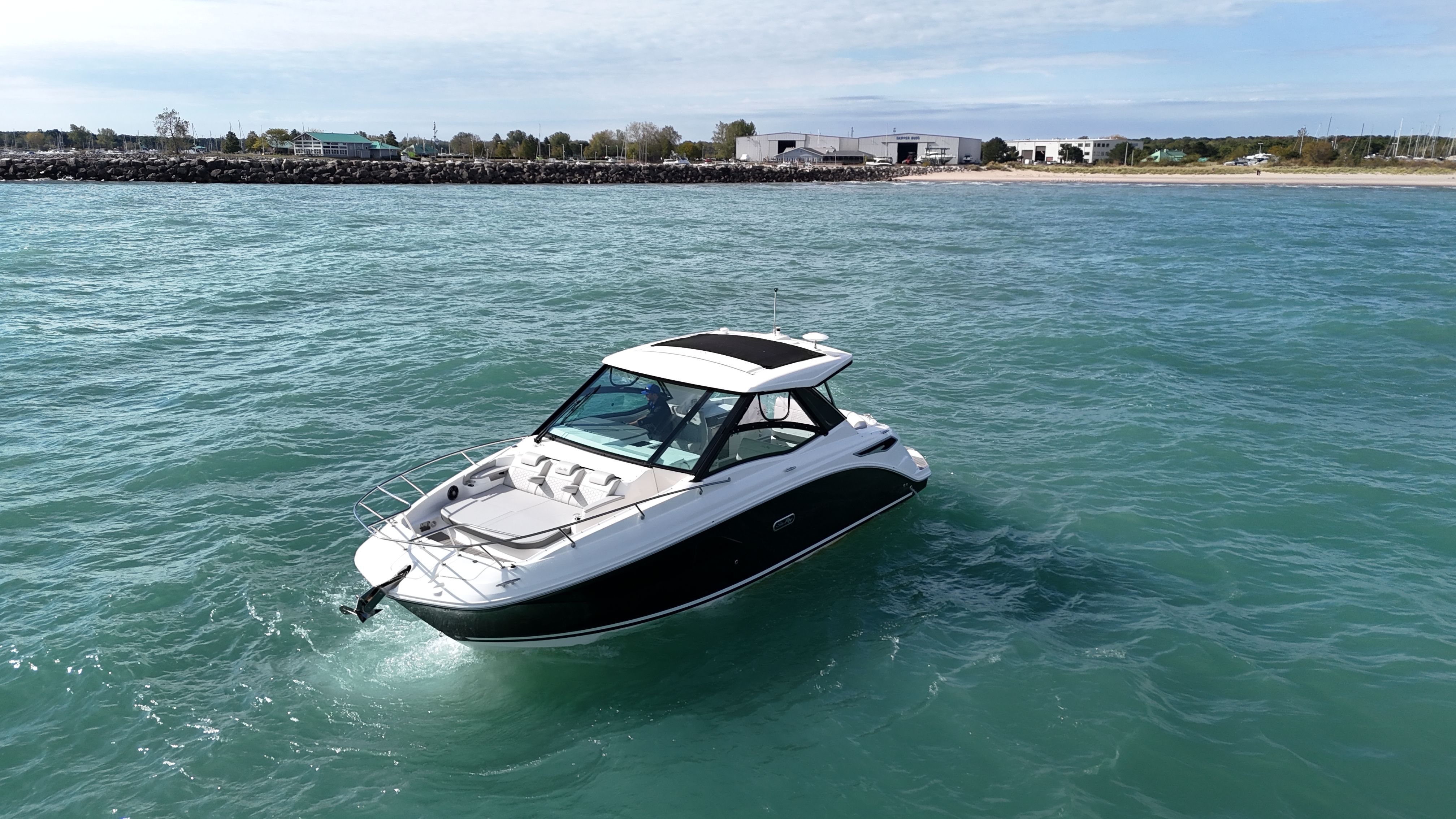 2025 Sea Ray Sundancer 320 Image Thumbnail #6