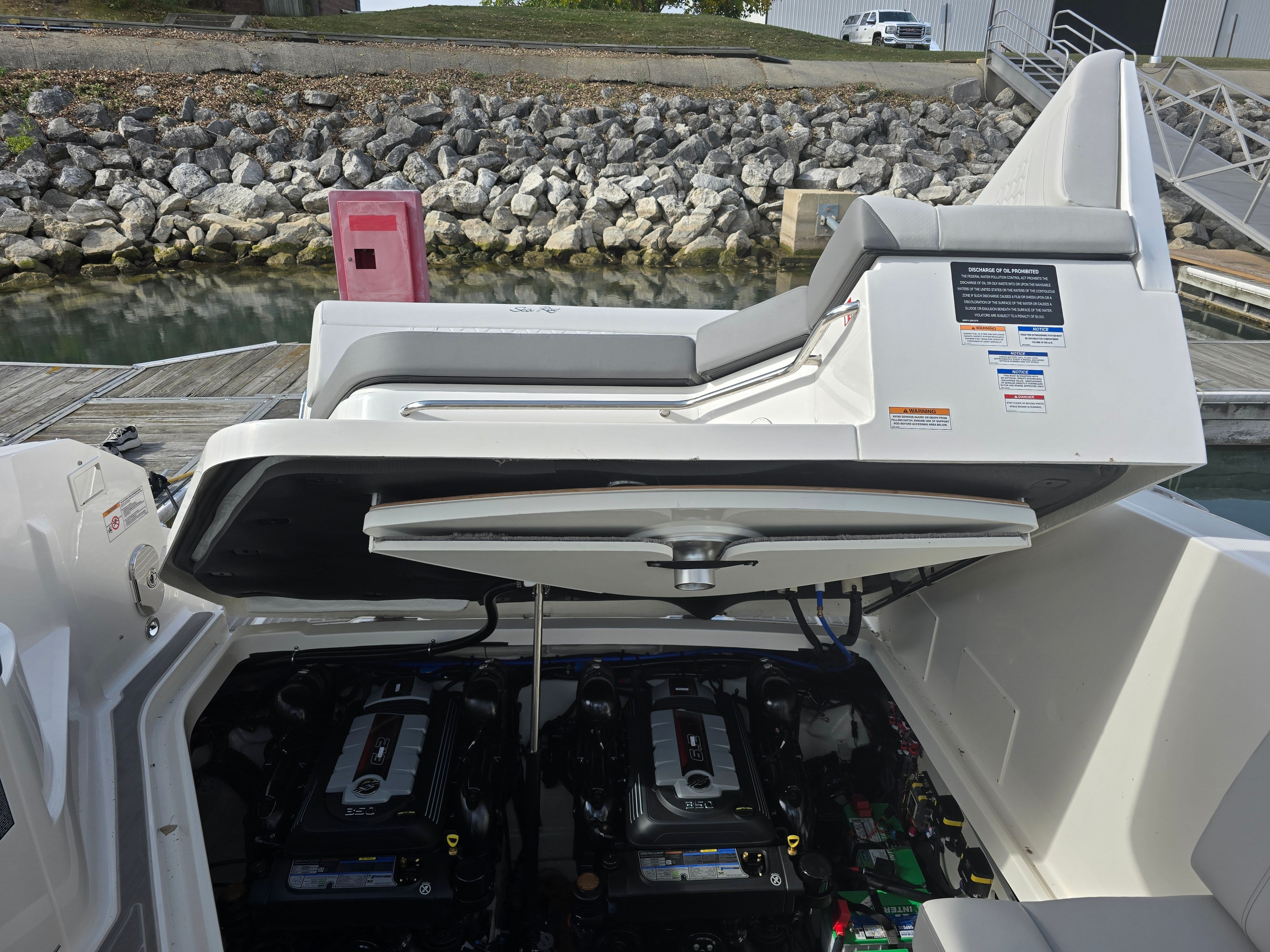 2025 Sea Ray Sundancer 320 Image Thumbnail #39