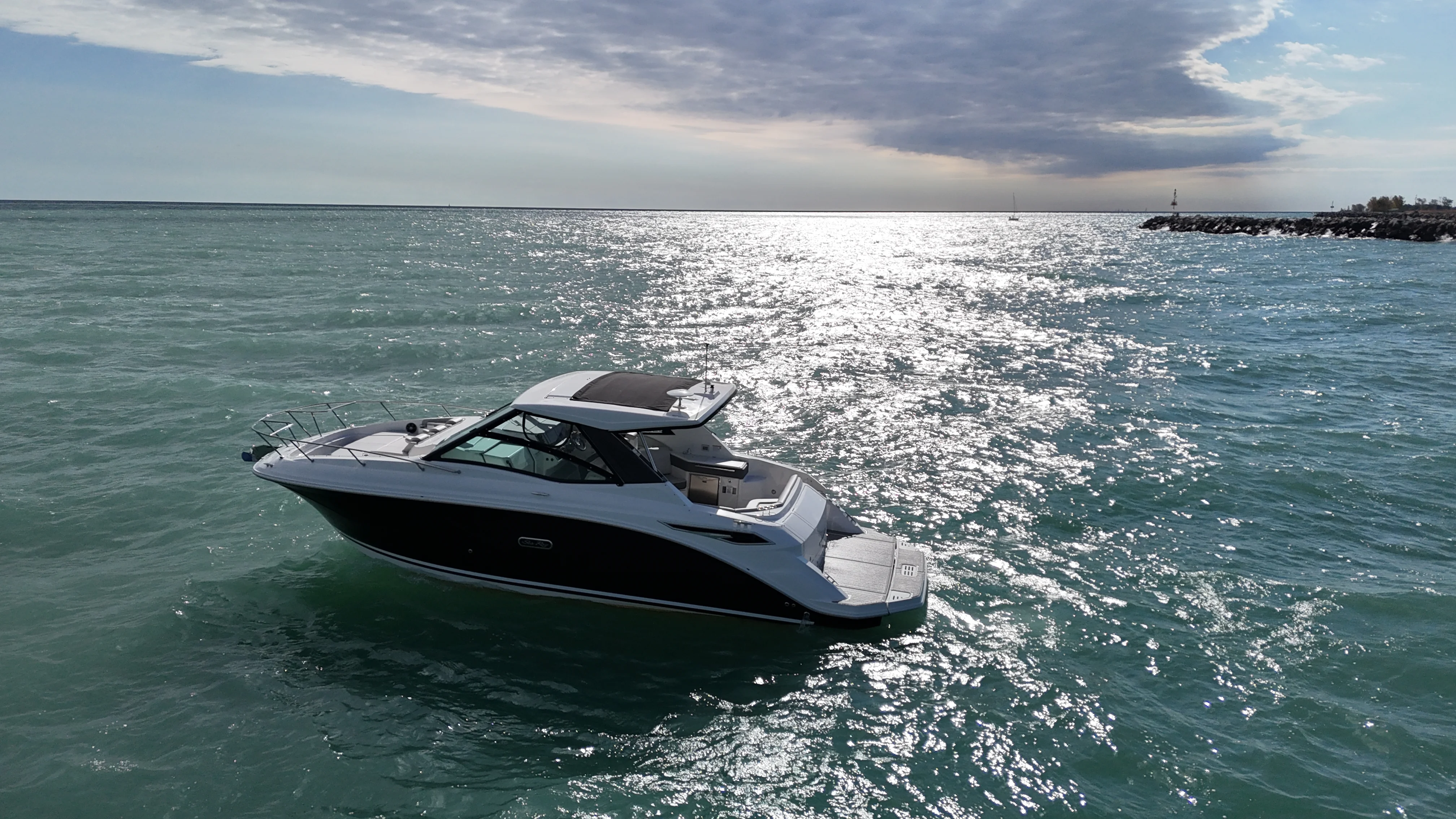 2025 Sea Ray Sundancer 320 Image Thumbnail #2