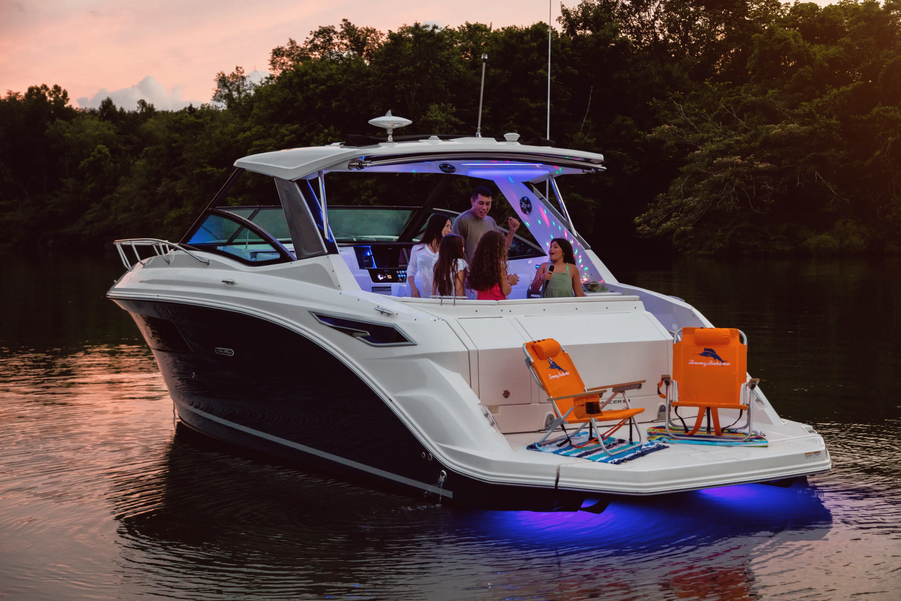 2025 Sea Ray Sundancer 320 Image Thumbnail #2