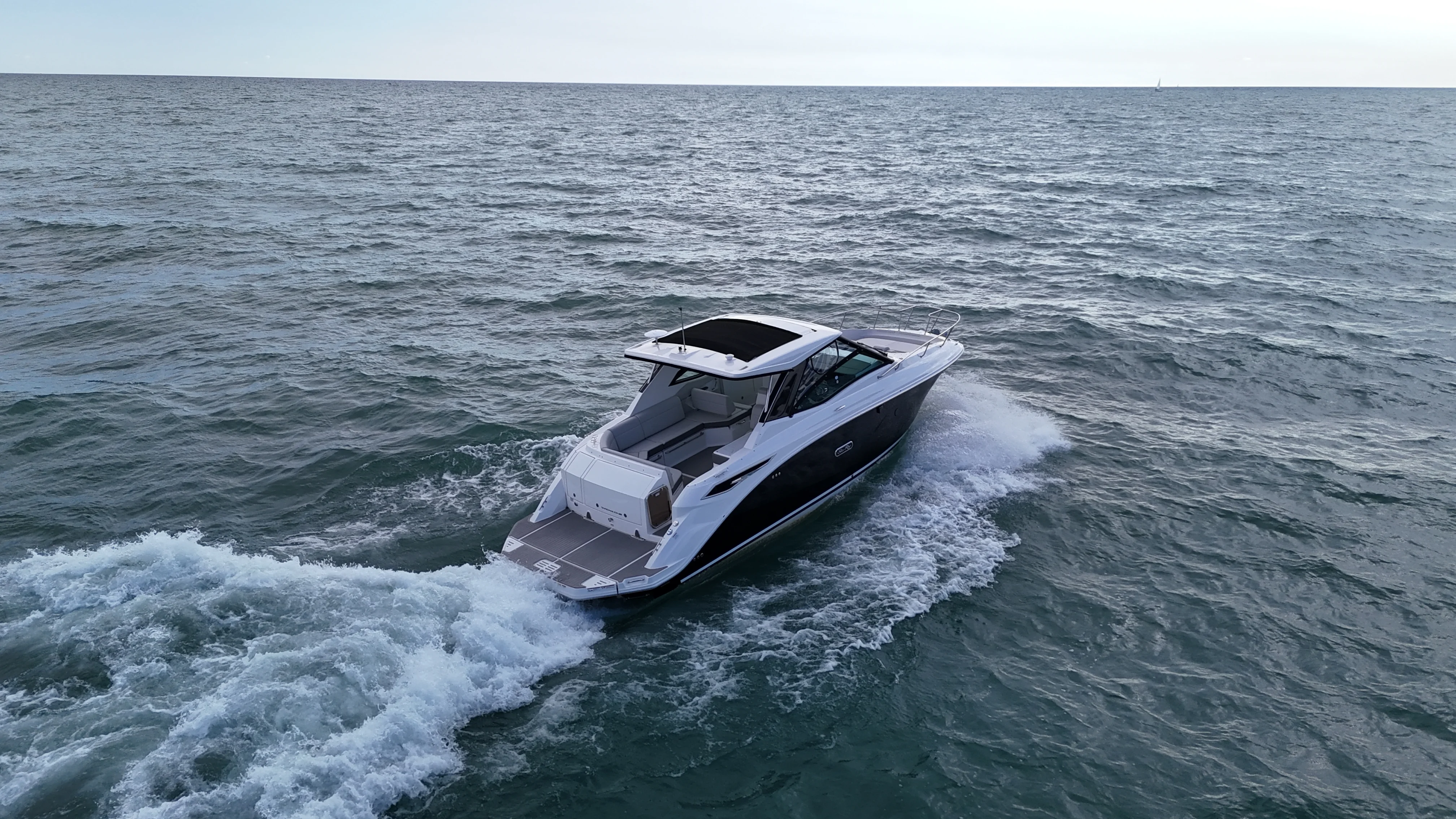 2025 Sea Ray Sundancer 320 Image Thumbnail #17