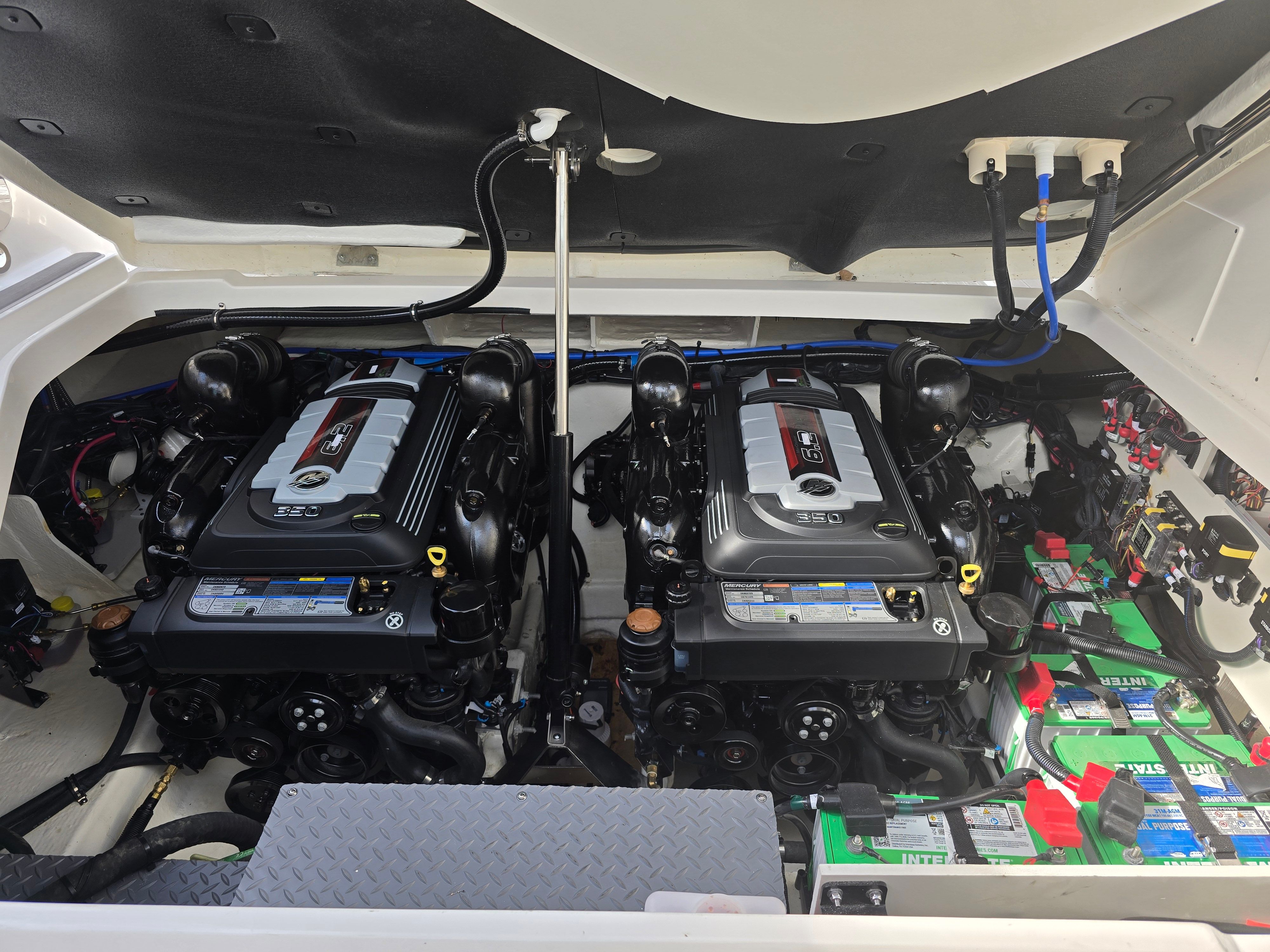 2025 Sea Ray Sundancer 320 Image Thumbnail #40