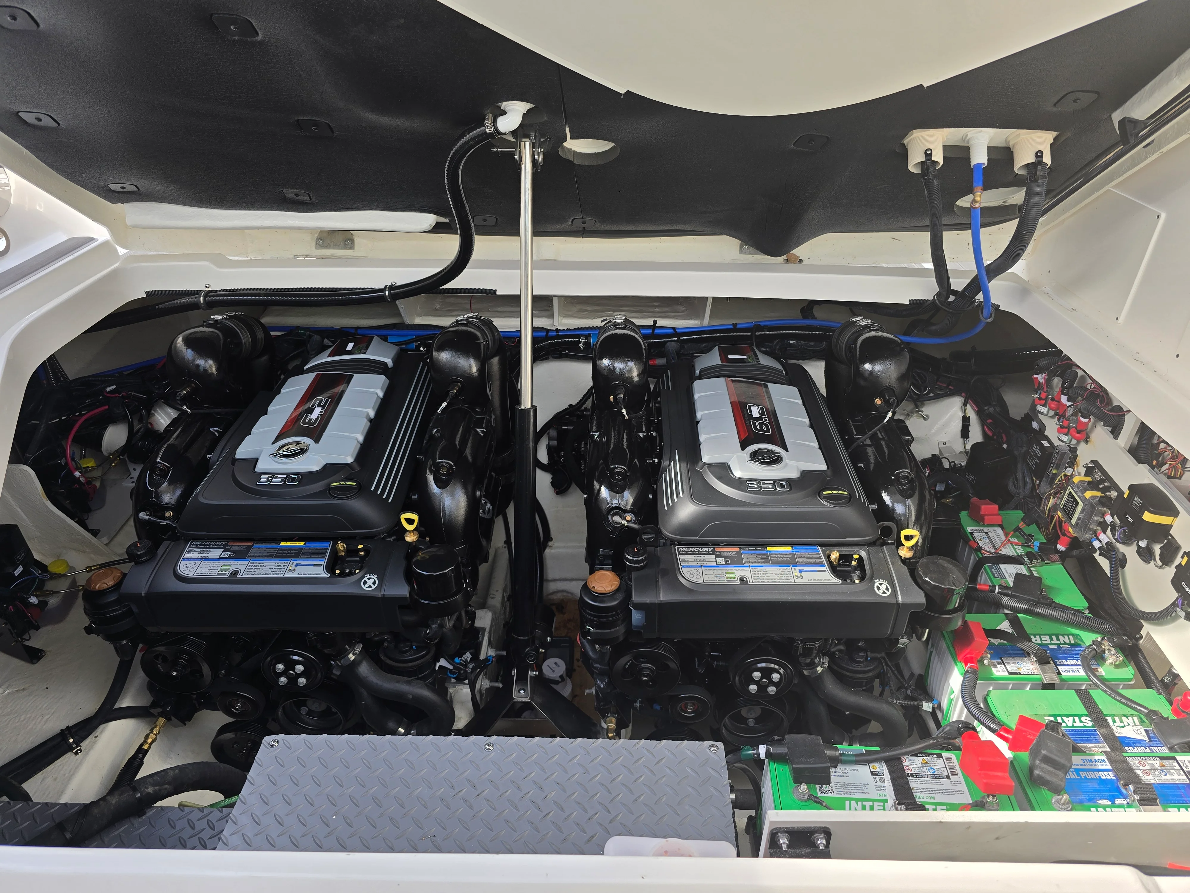 2025 Sea Ray Sundancer 320 Image Thumbnail #40