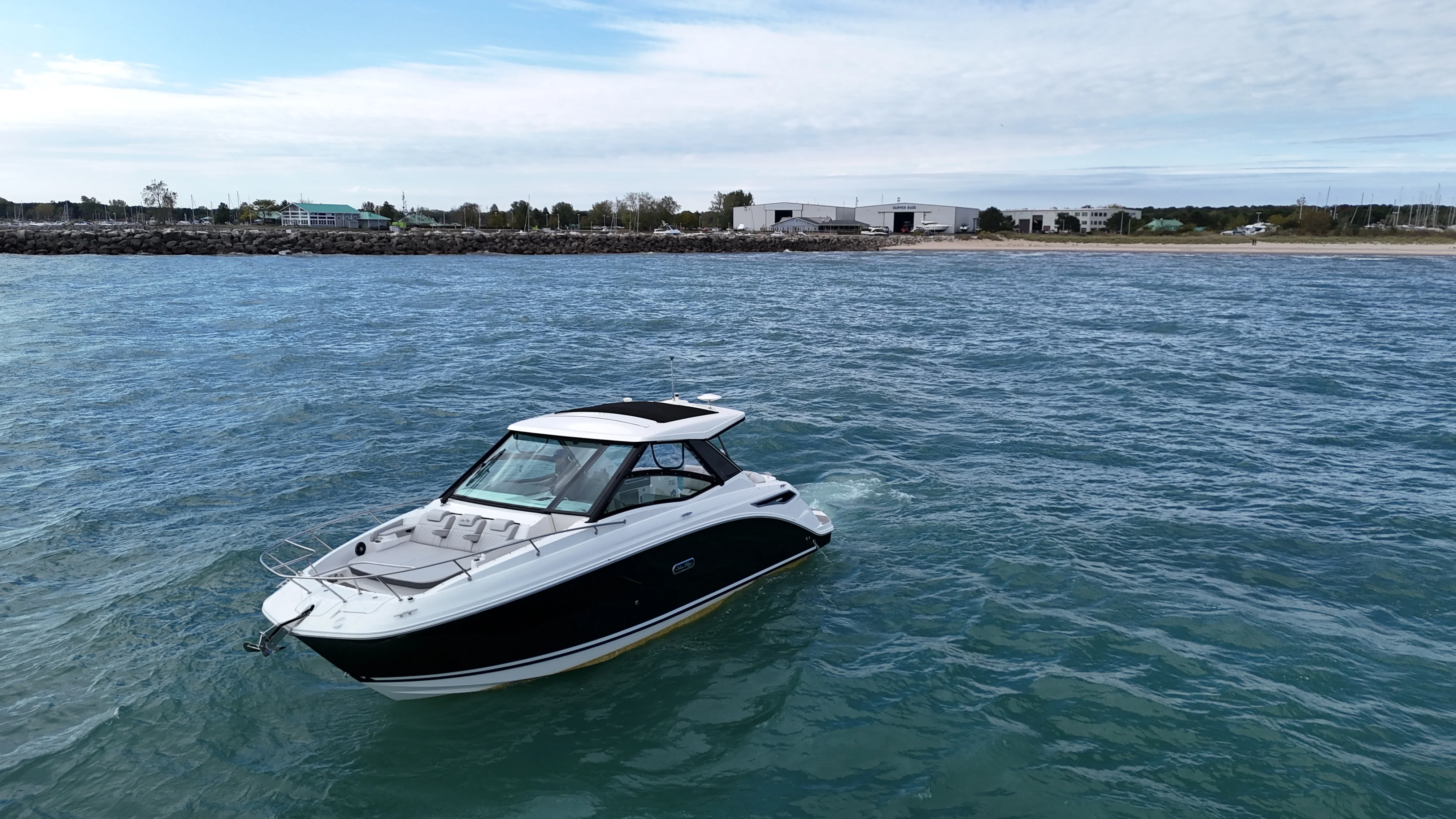 2025 Sea Ray Sundancer 320 Image Thumbnail #3