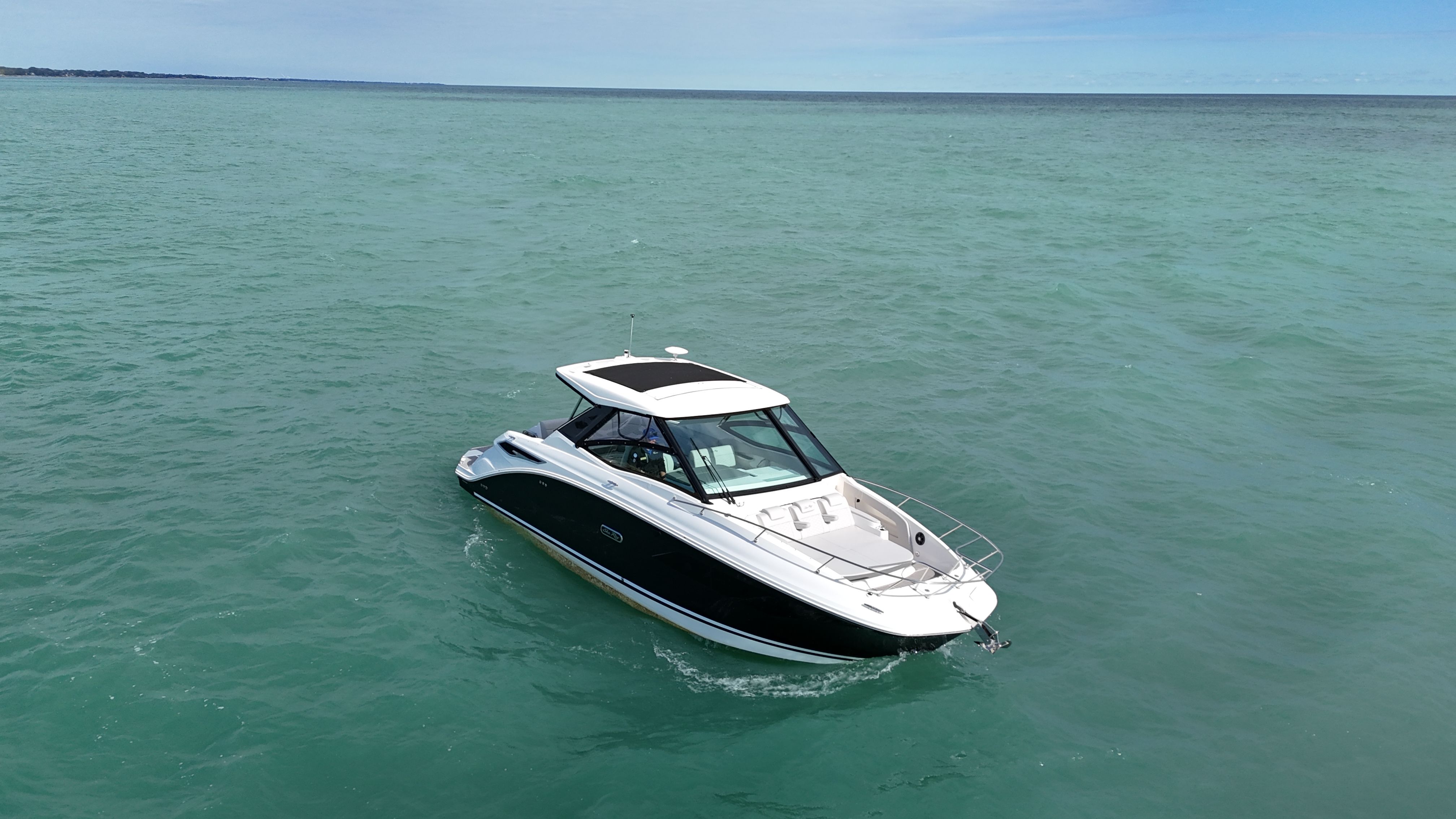 2025 Sea Ray Sundancer 320 Image Thumbnail #4